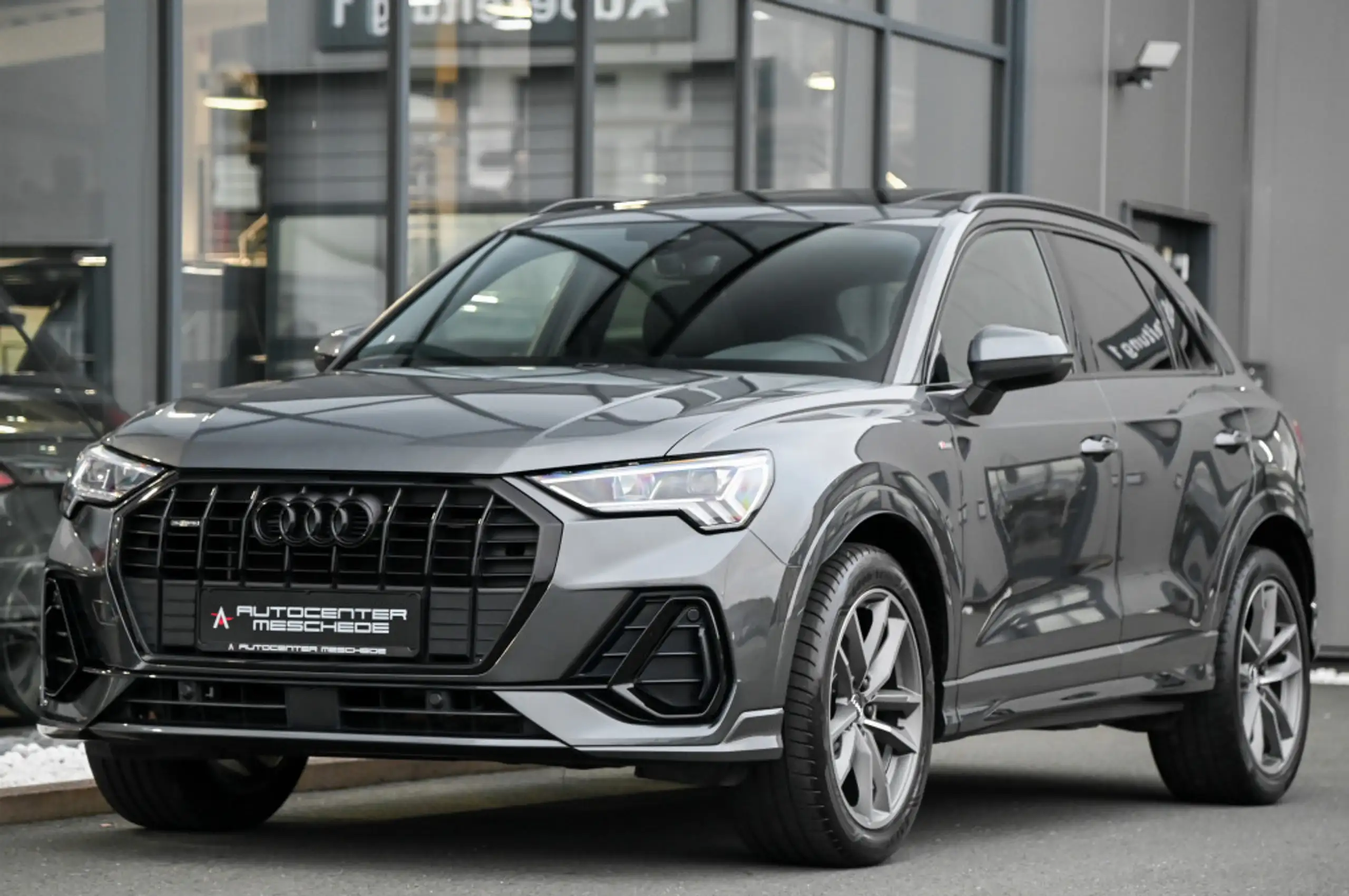 Audi - Q3