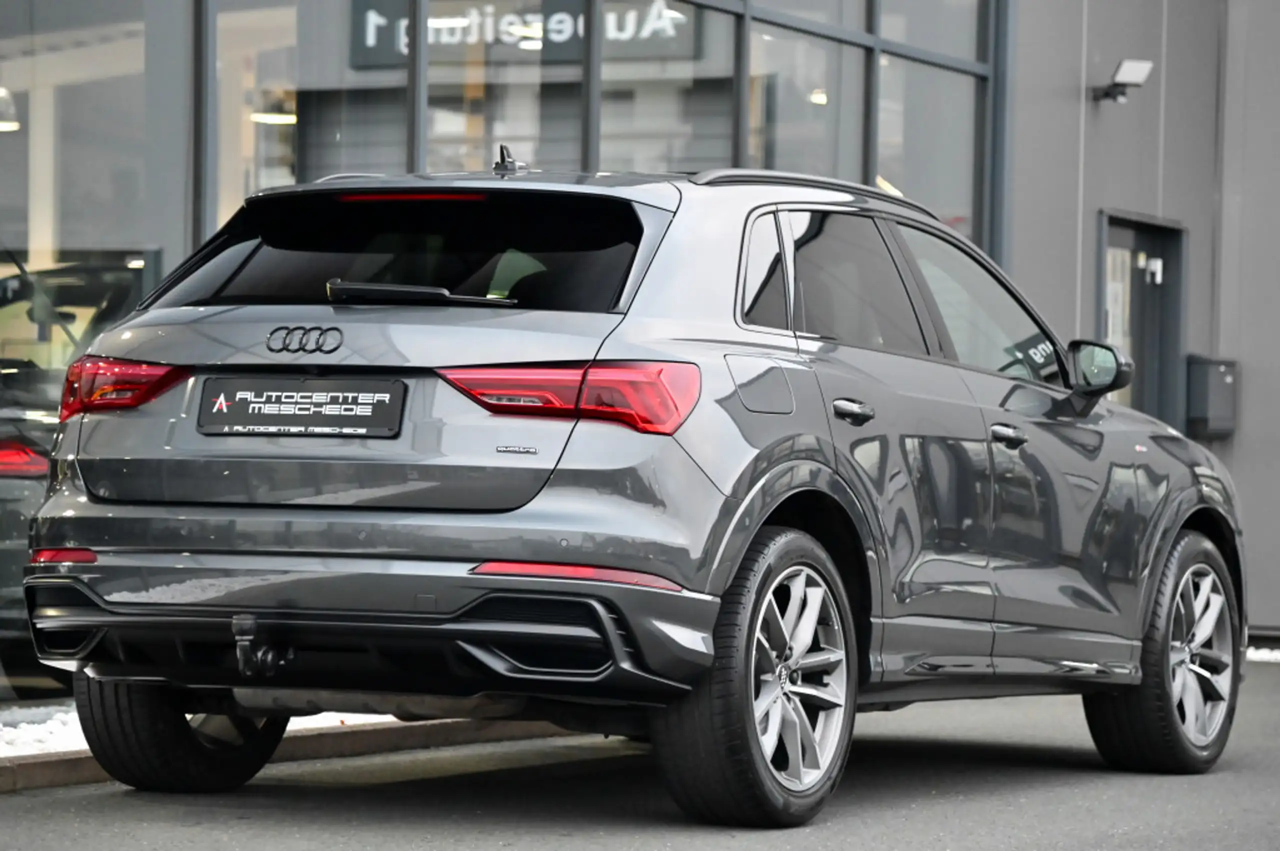 Audi - Q3