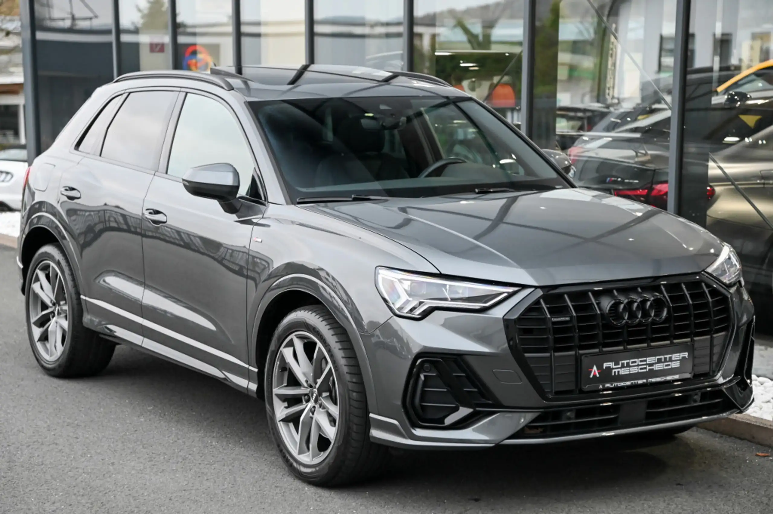 Audi - Q3