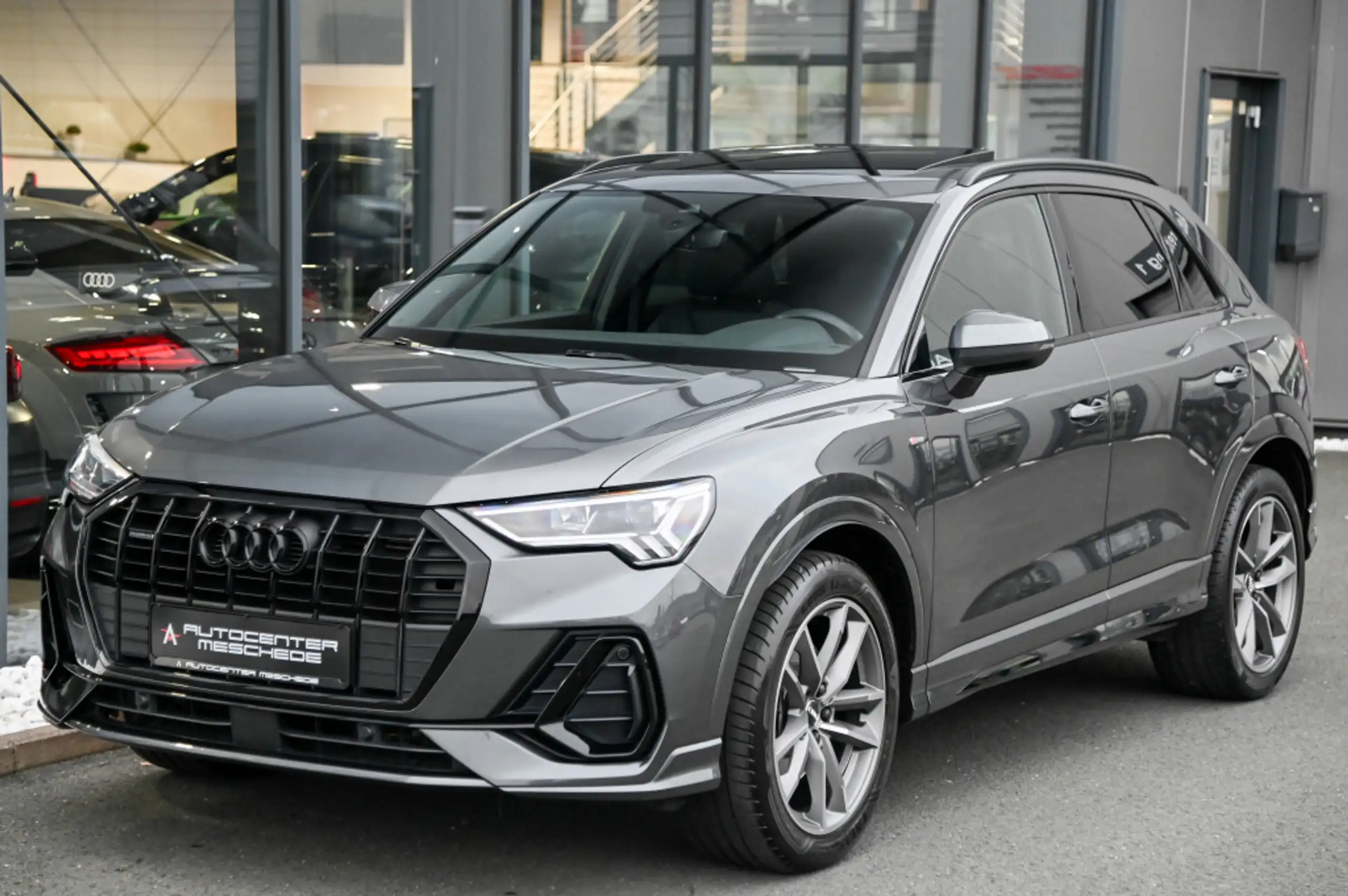 Audi - Q3