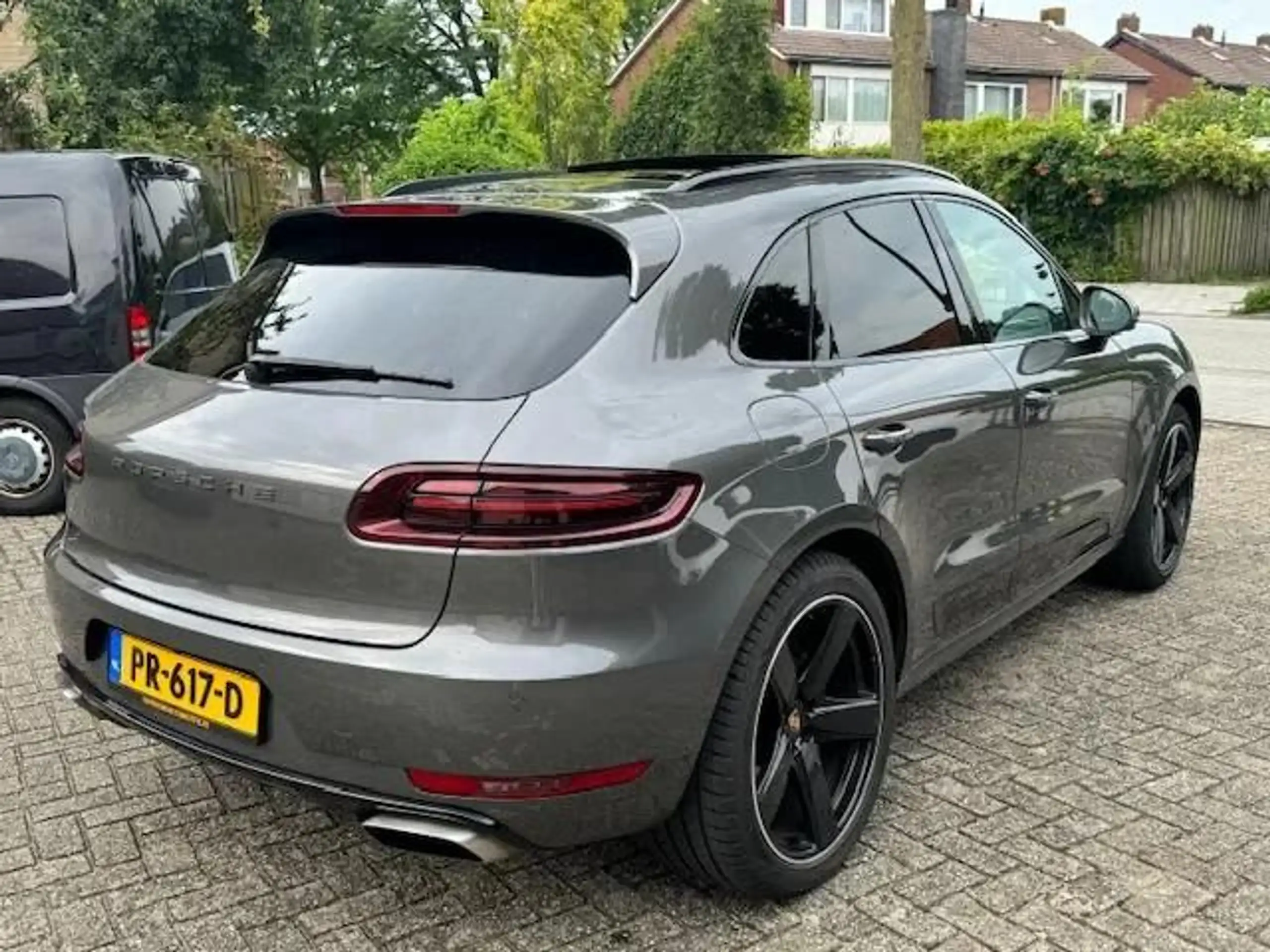 Porsche - Macan