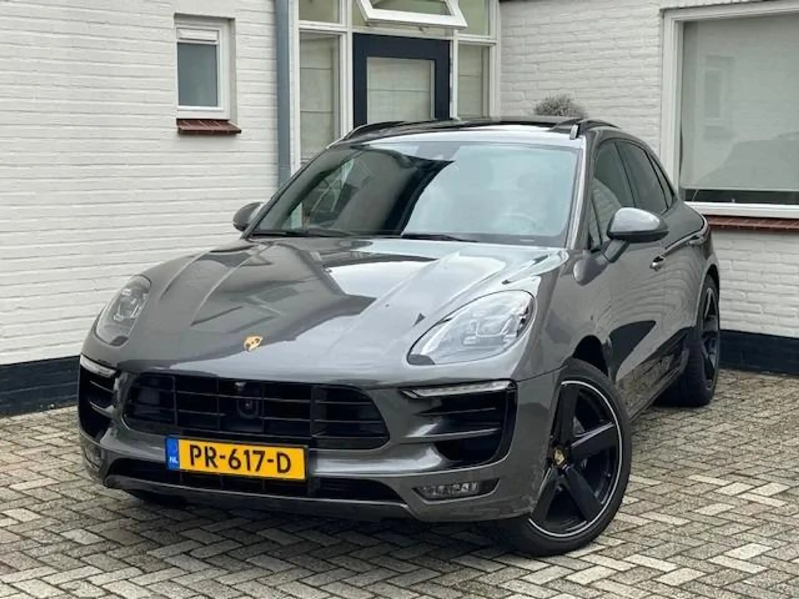 Porsche - Macan