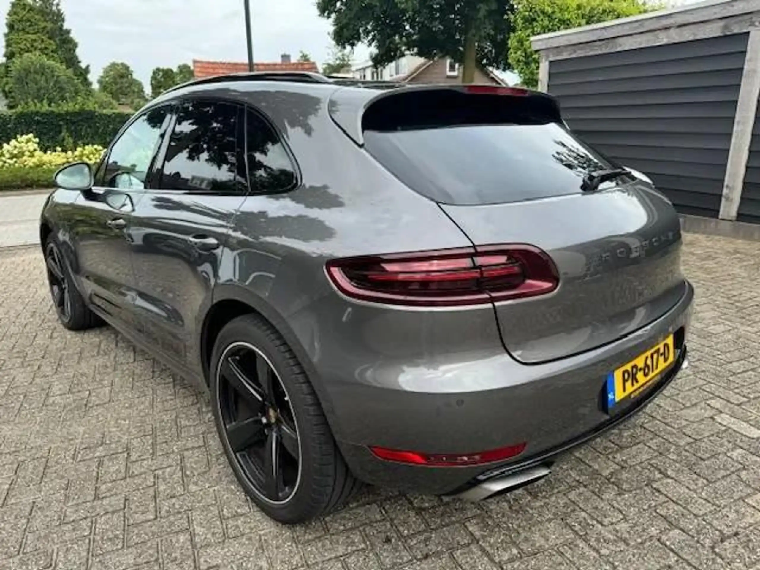 Porsche - Macan