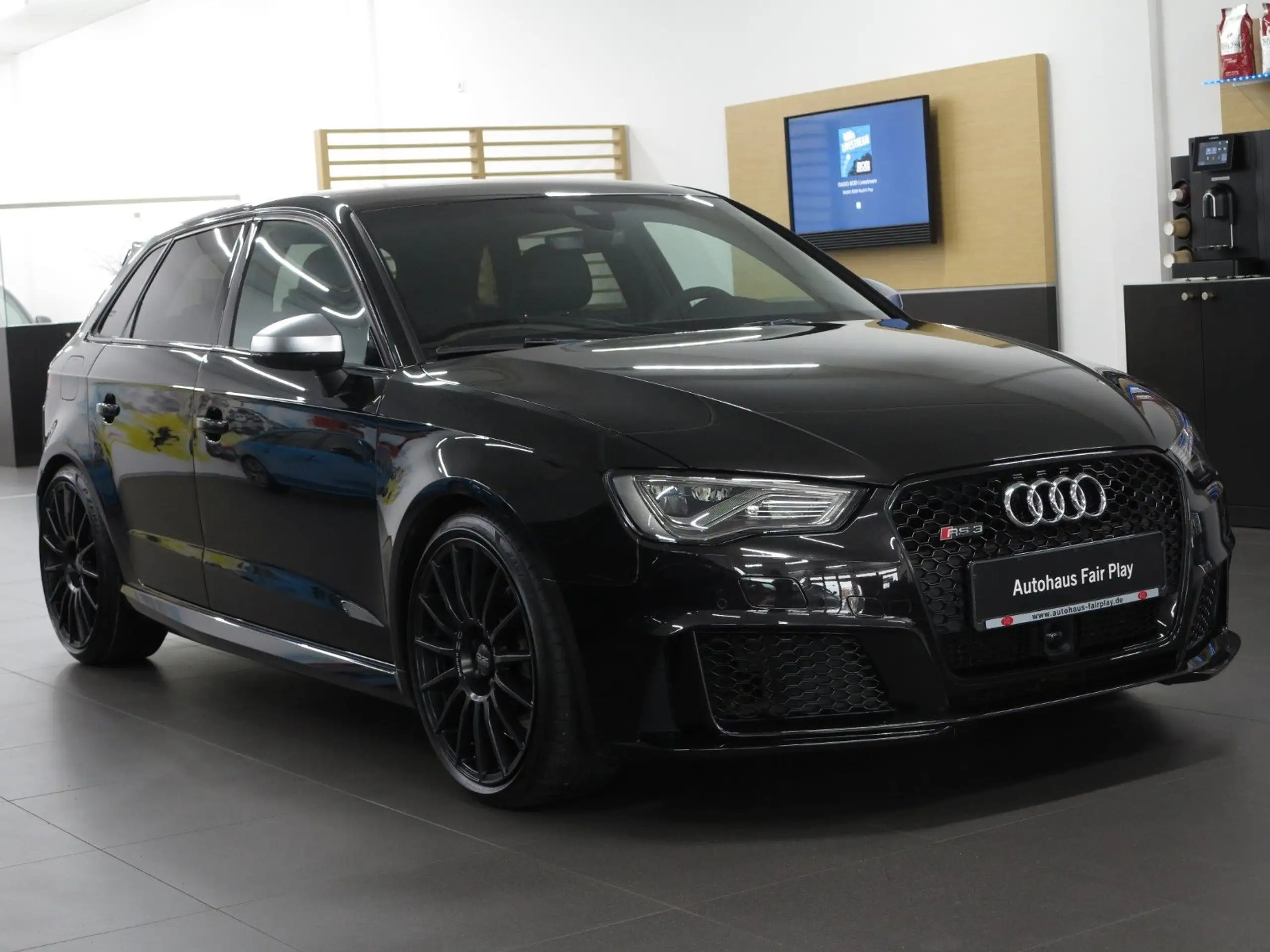 Audi - RS3