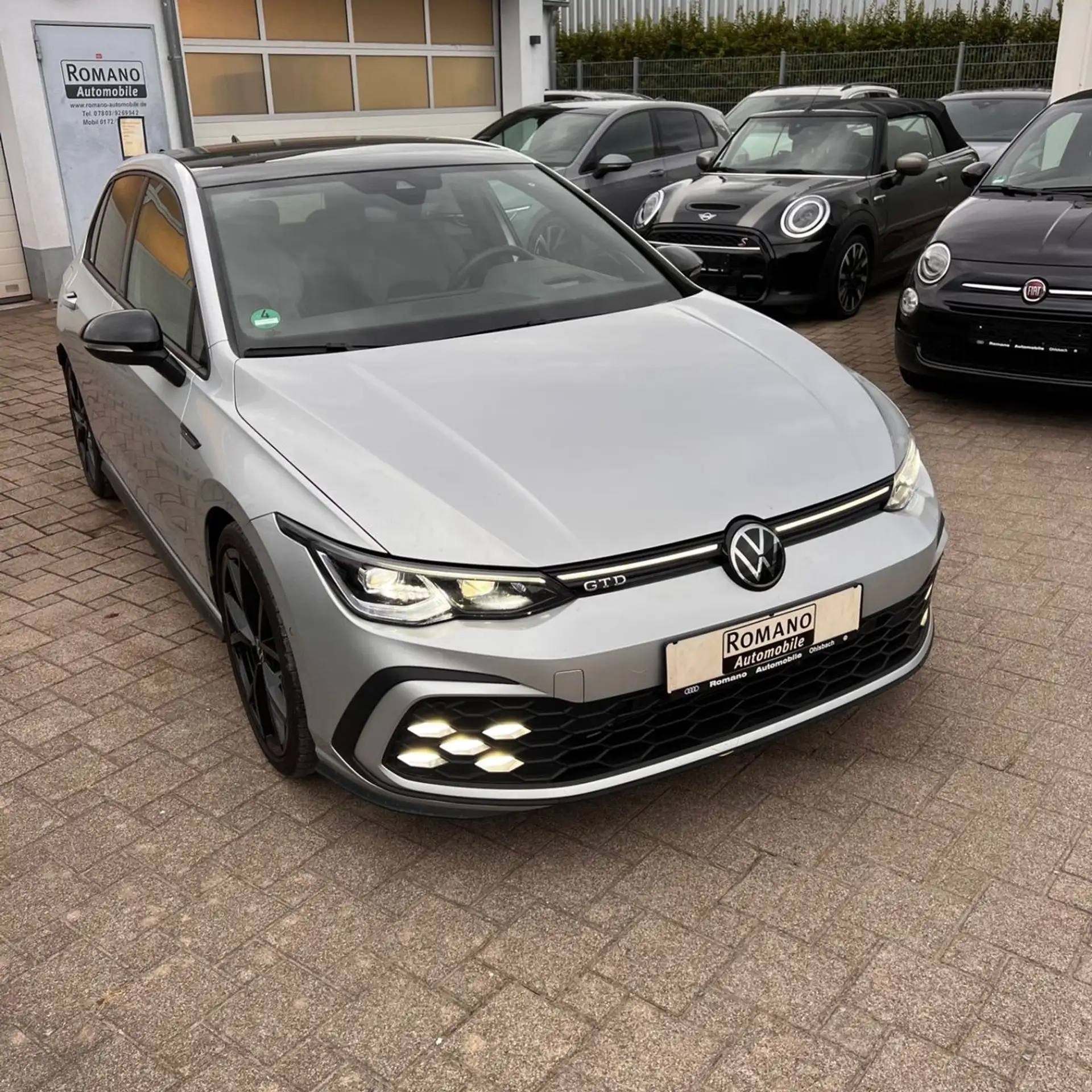 Volkswagen - Golf