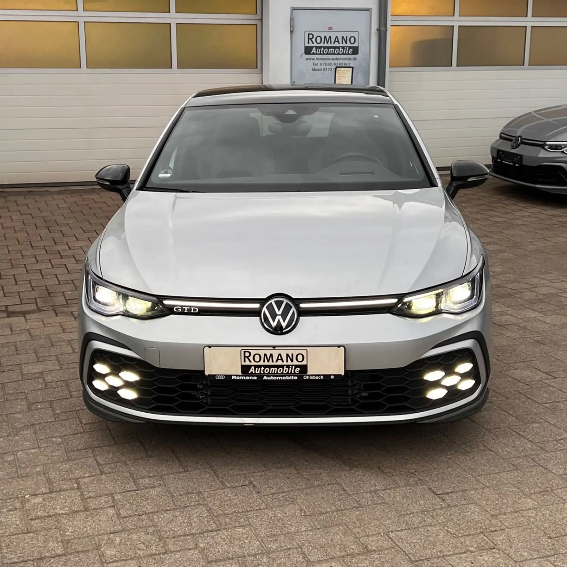 Volkswagen - Golf