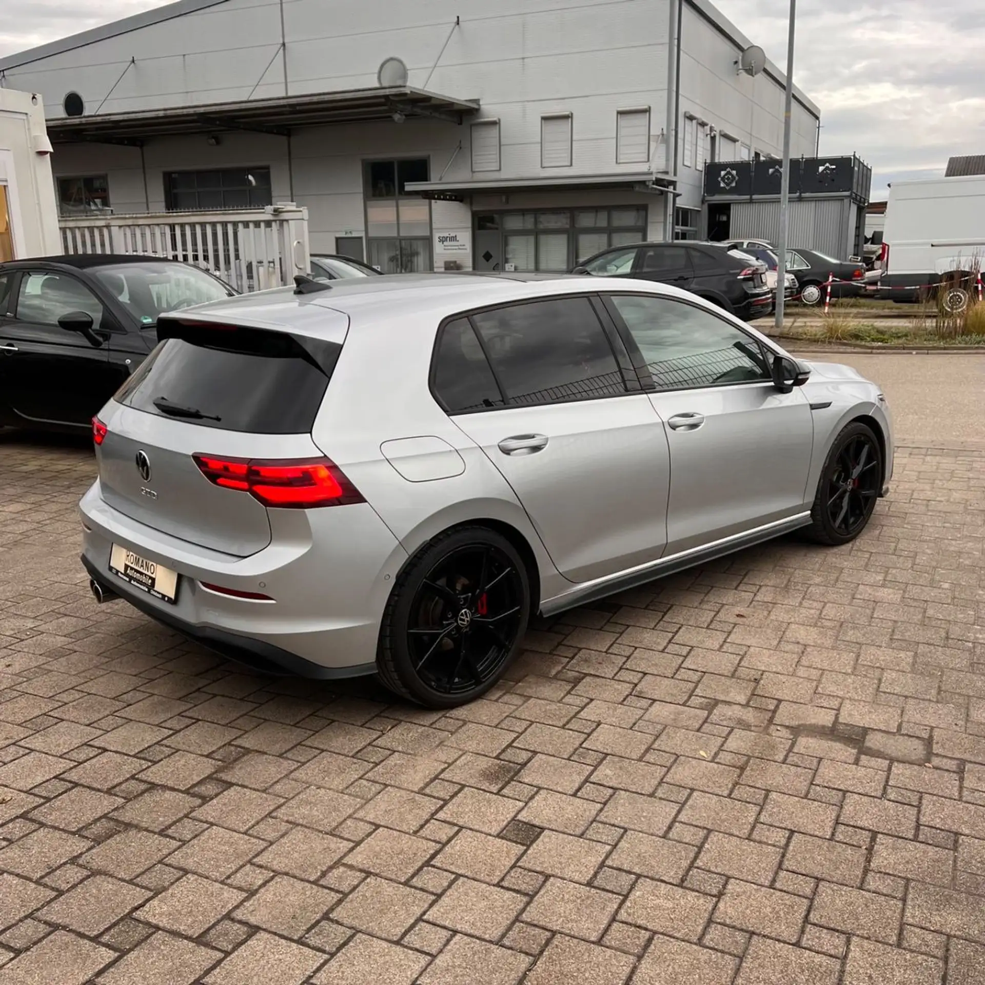 Volkswagen - Golf