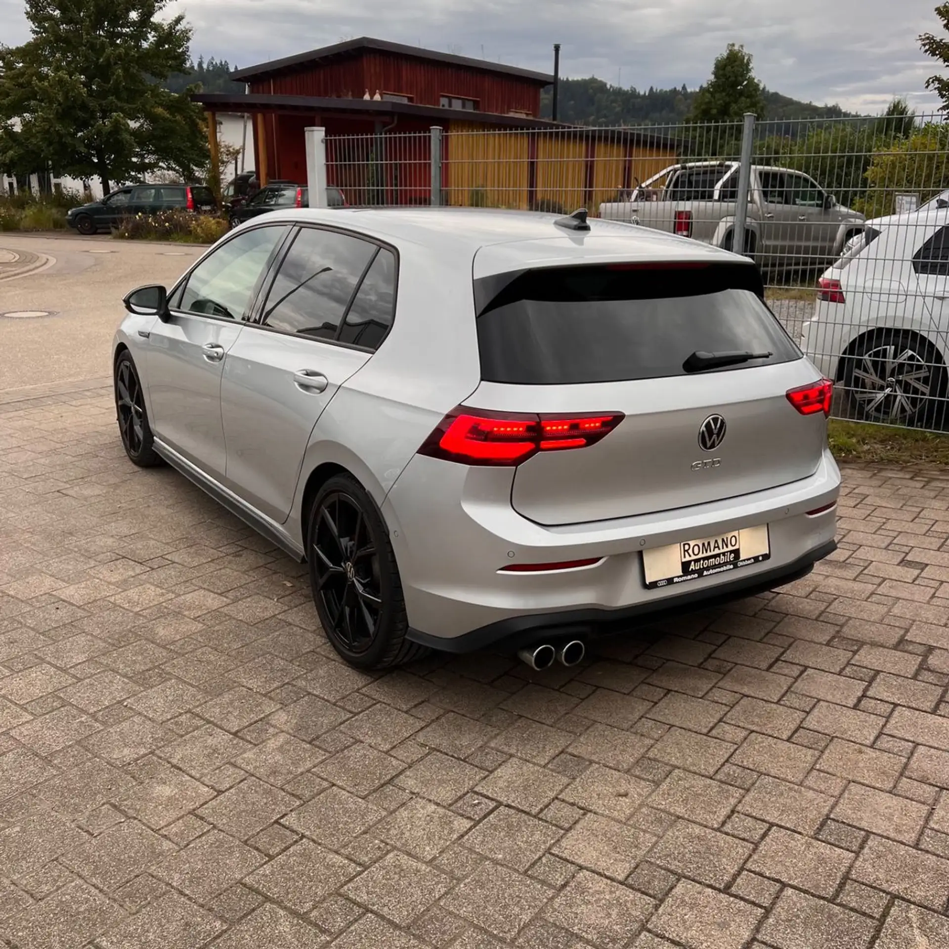 Volkswagen - Golf