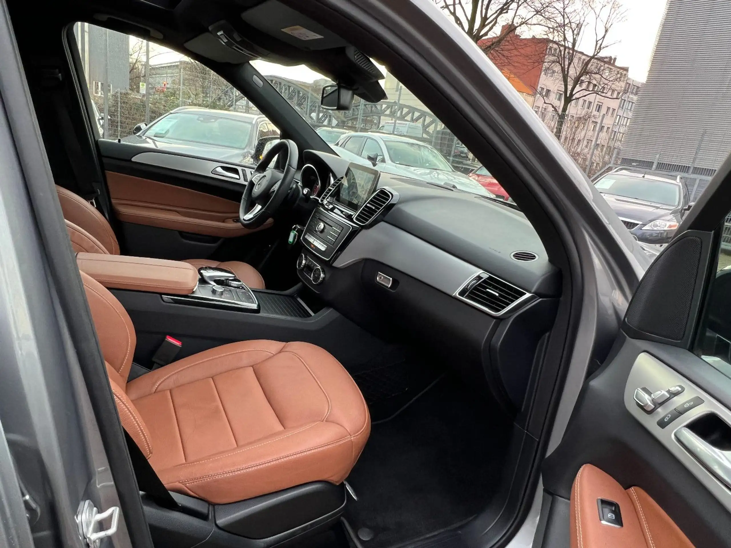 Mercedes-Benz - GLE 500