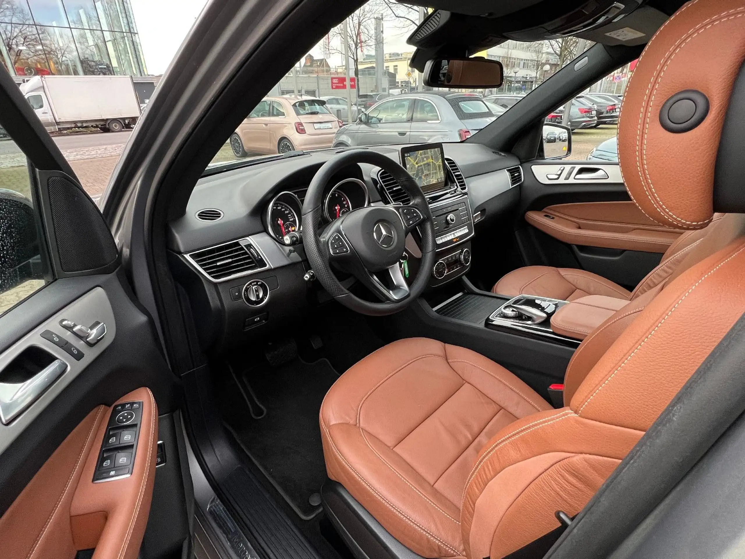 Mercedes-Benz - GLE 500