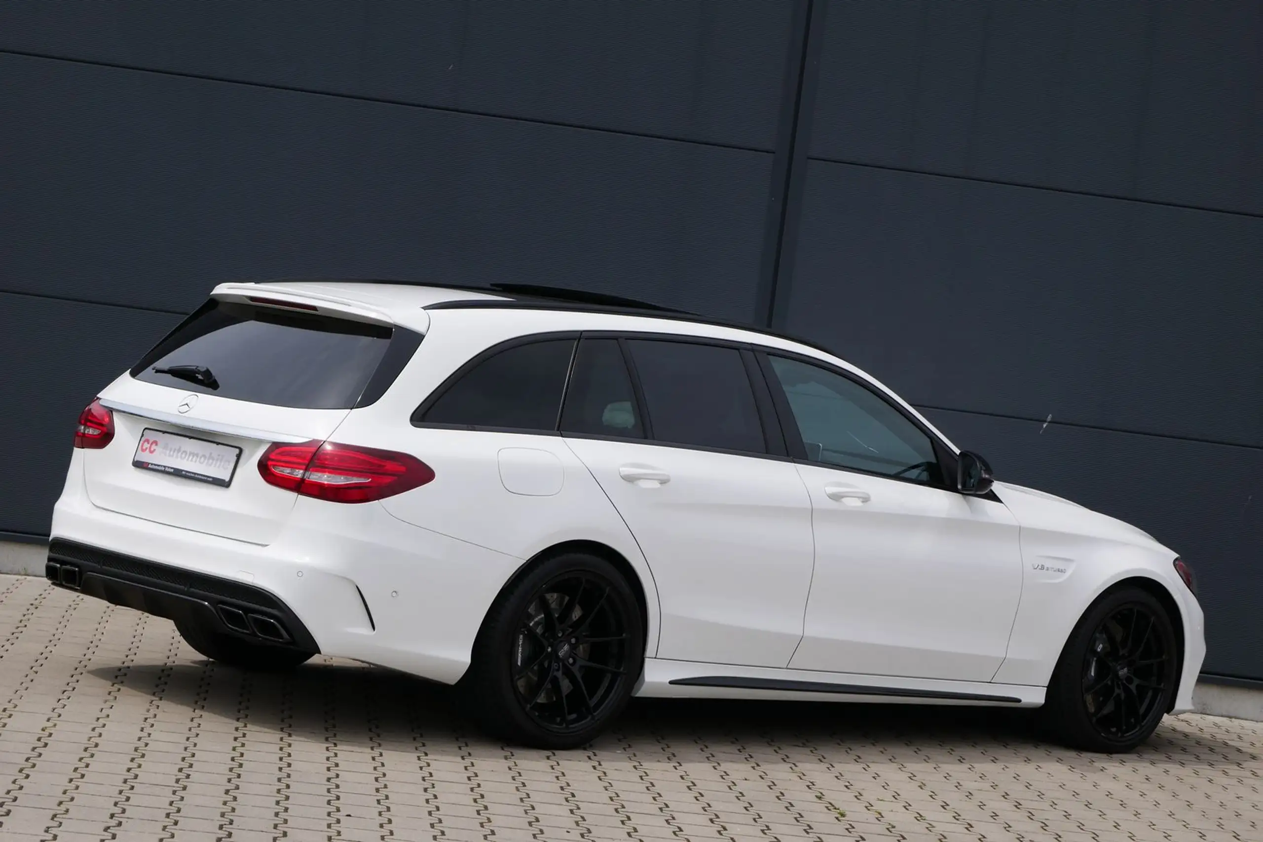 Mercedes-Benz - C 63 AMG