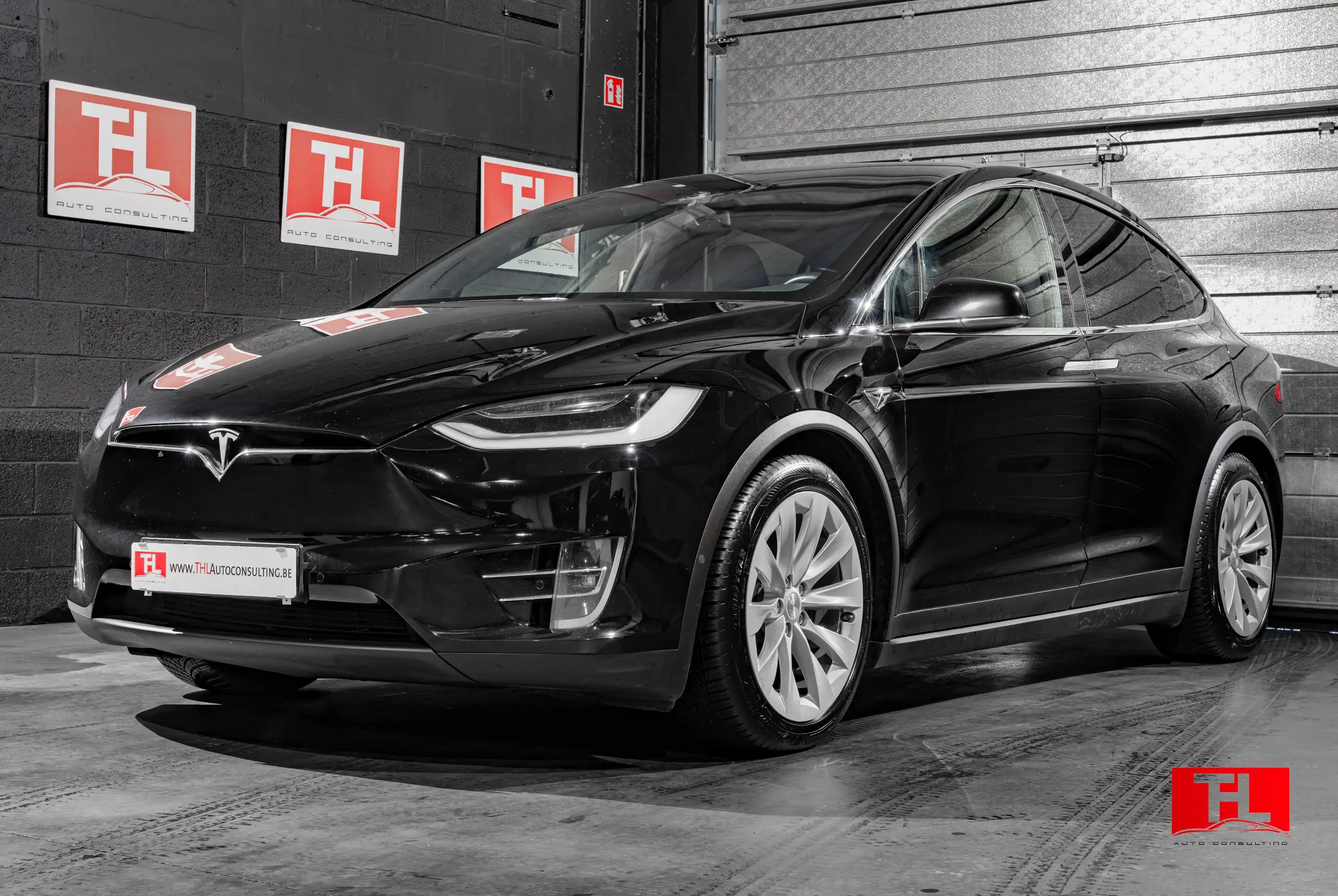 Tesla - Model X