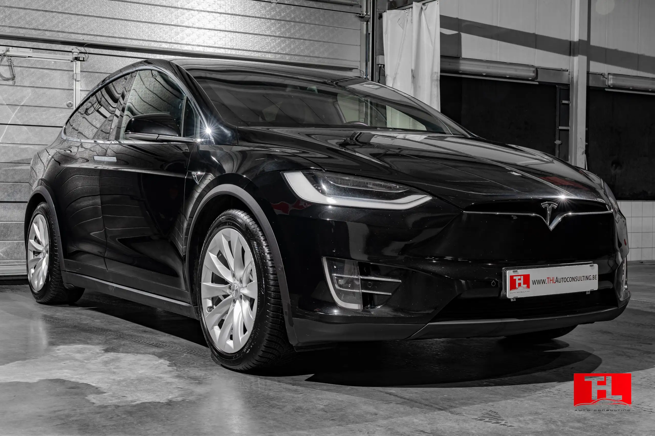 Tesla - Model X