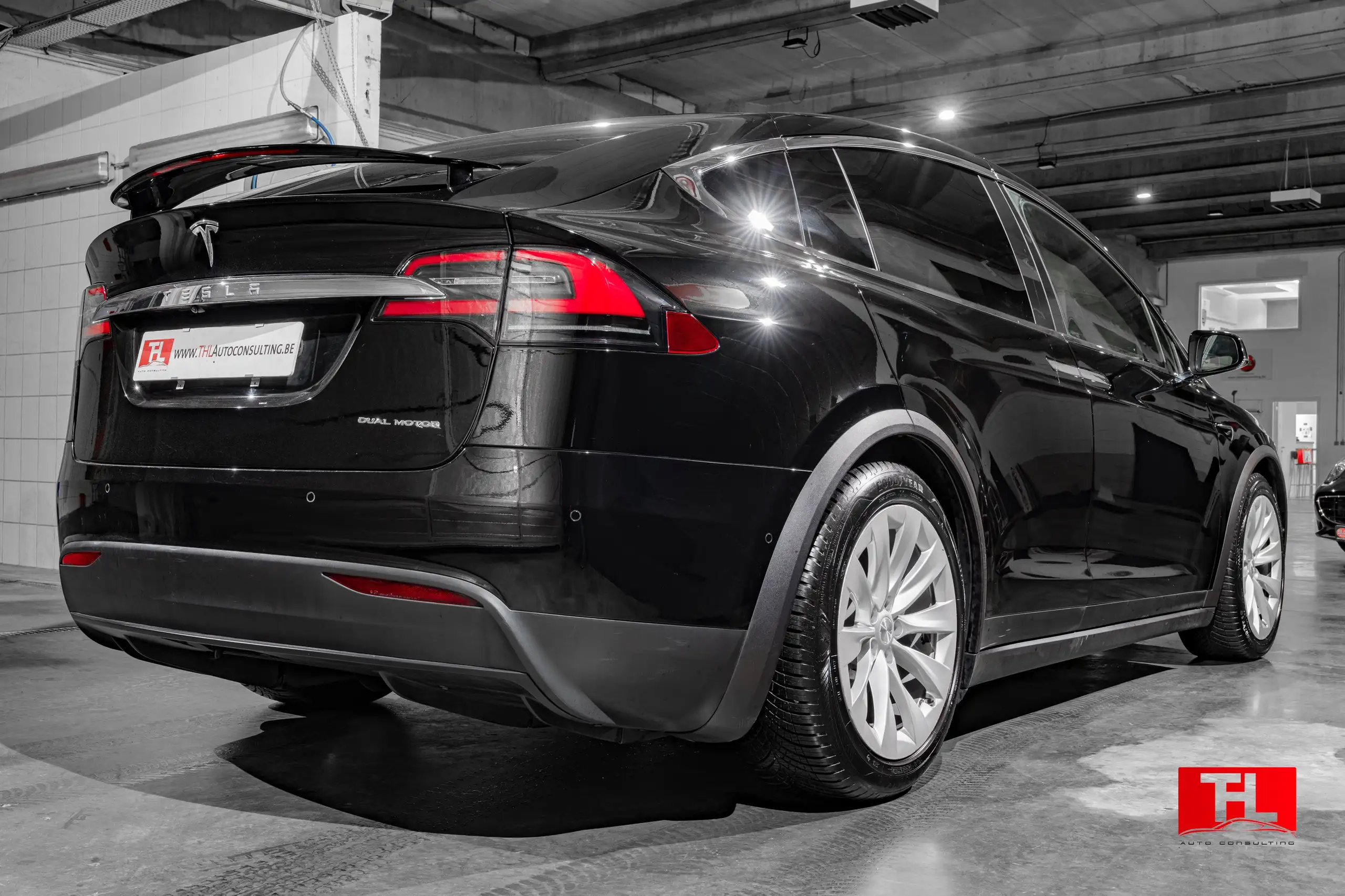 Tesla - Model X