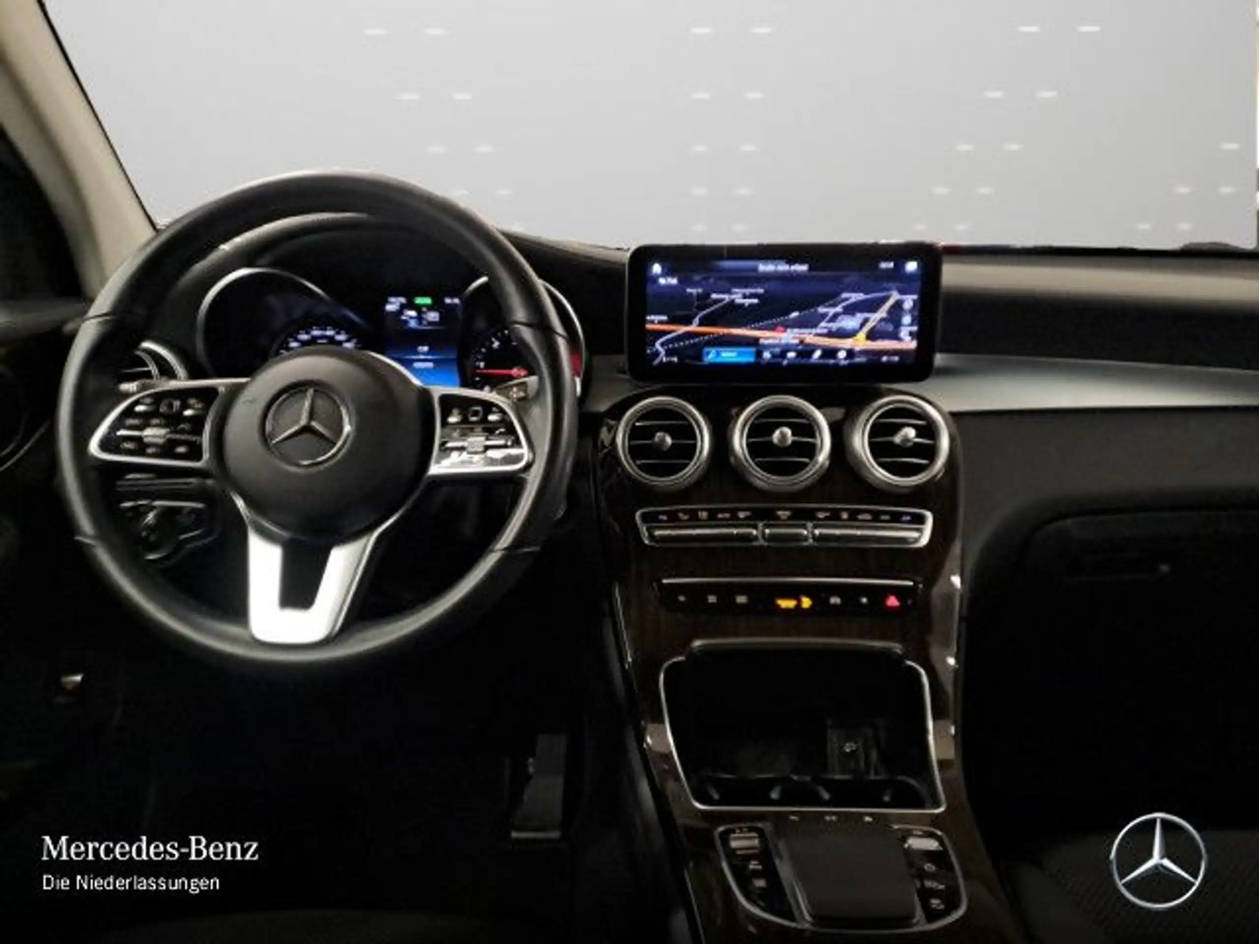 Mercedes-Benz - GLC 300