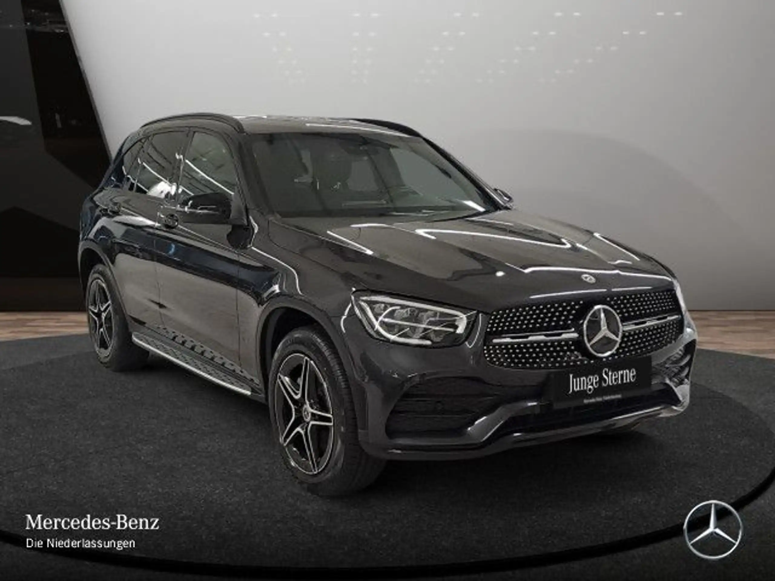 Mercedes-Benz - GLC 300