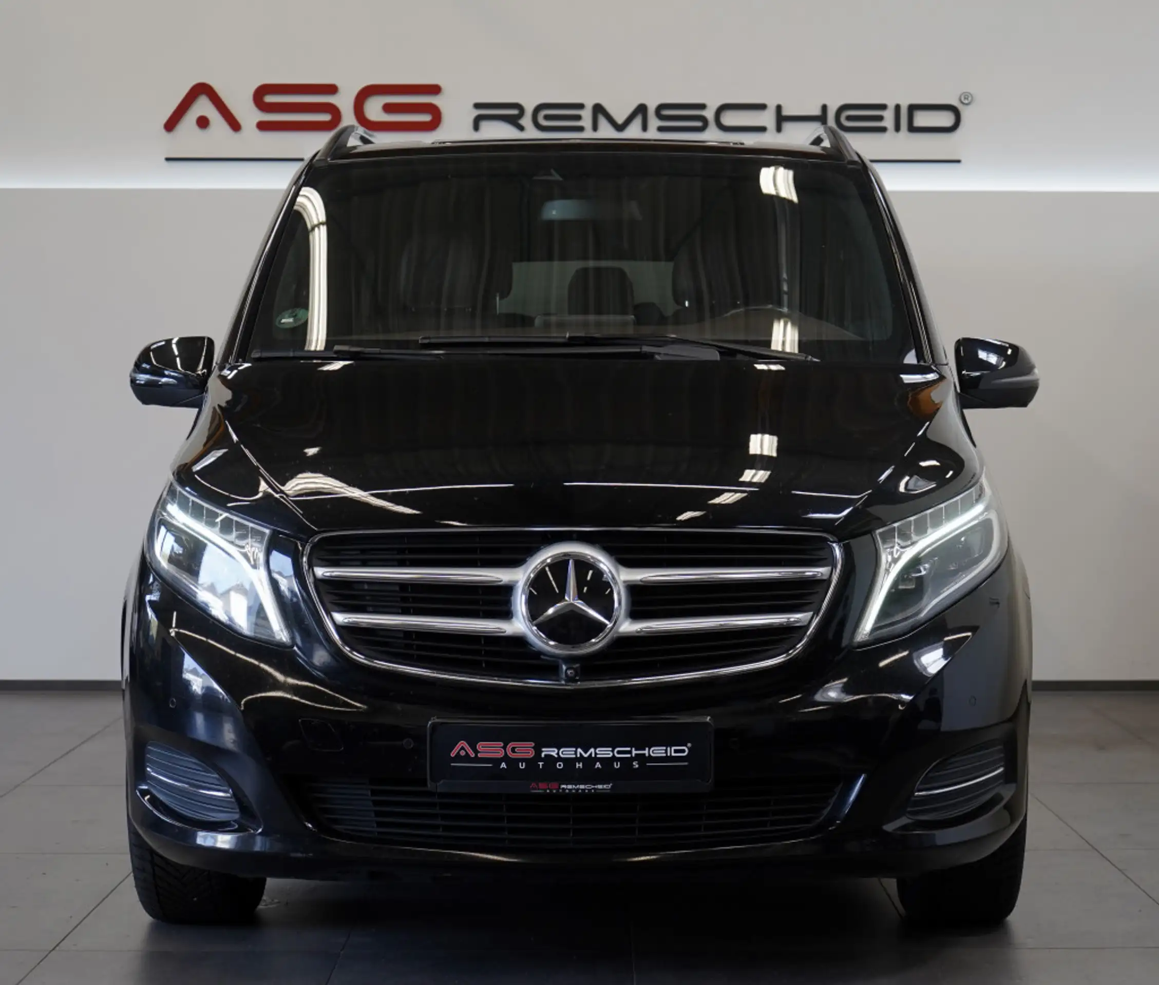 Mercedes-Benz - V 250