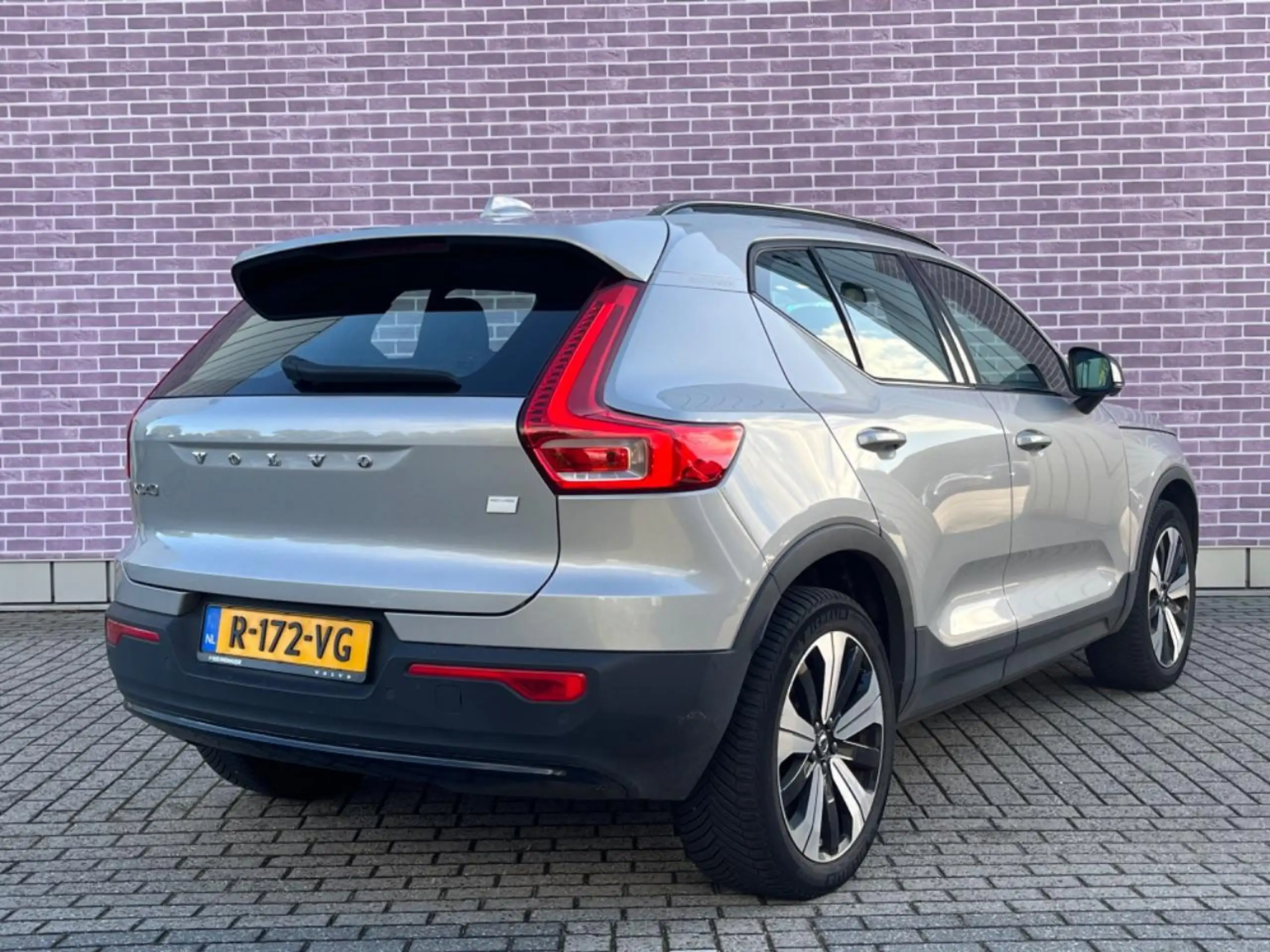 Volvo - XC40