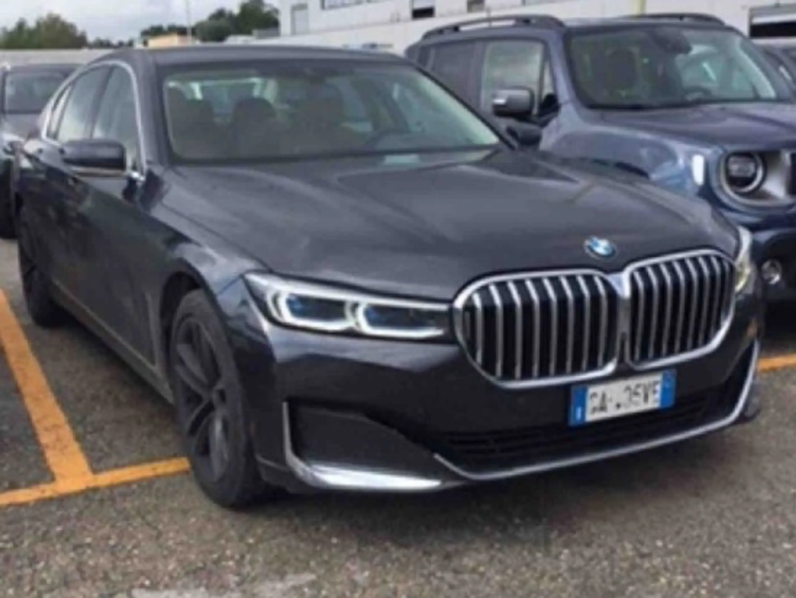 BMW - 730