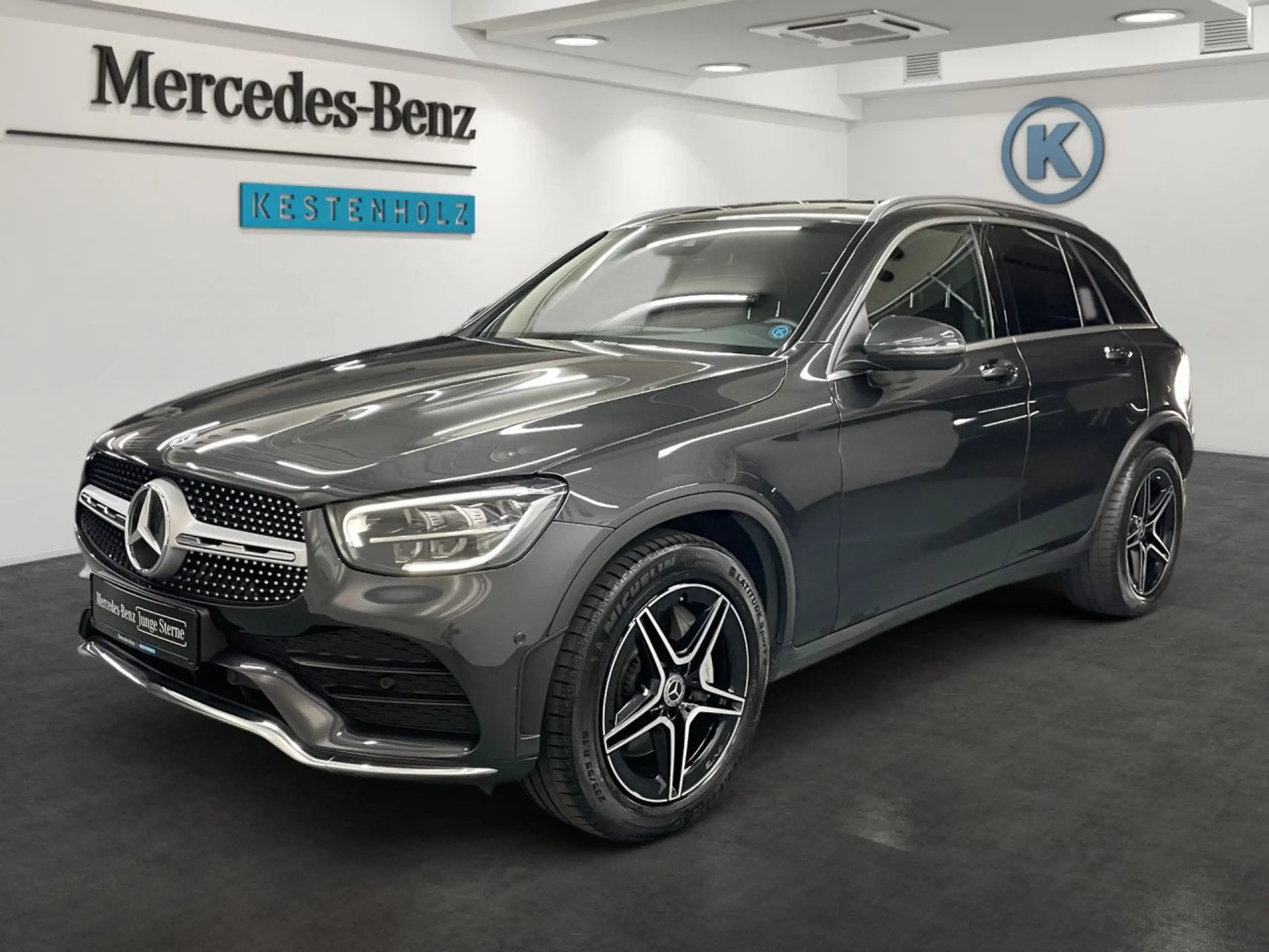 Mercedes-Benz - GLC 220