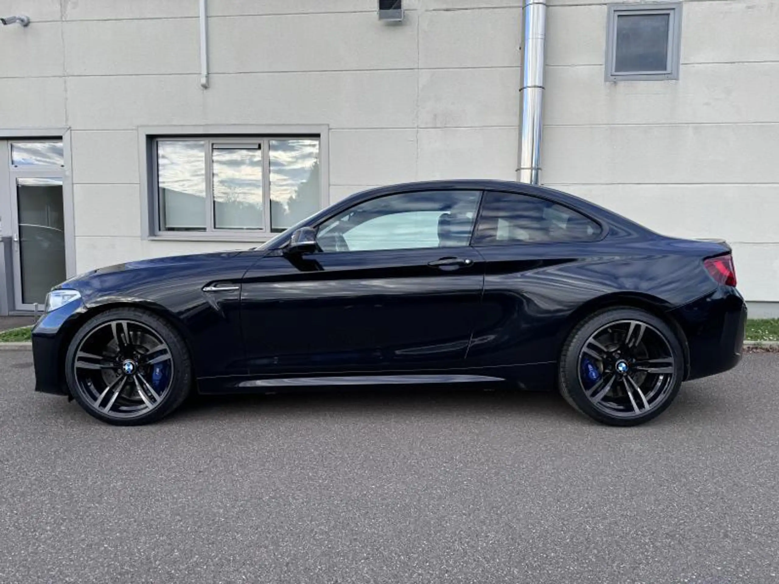 BMW - M2