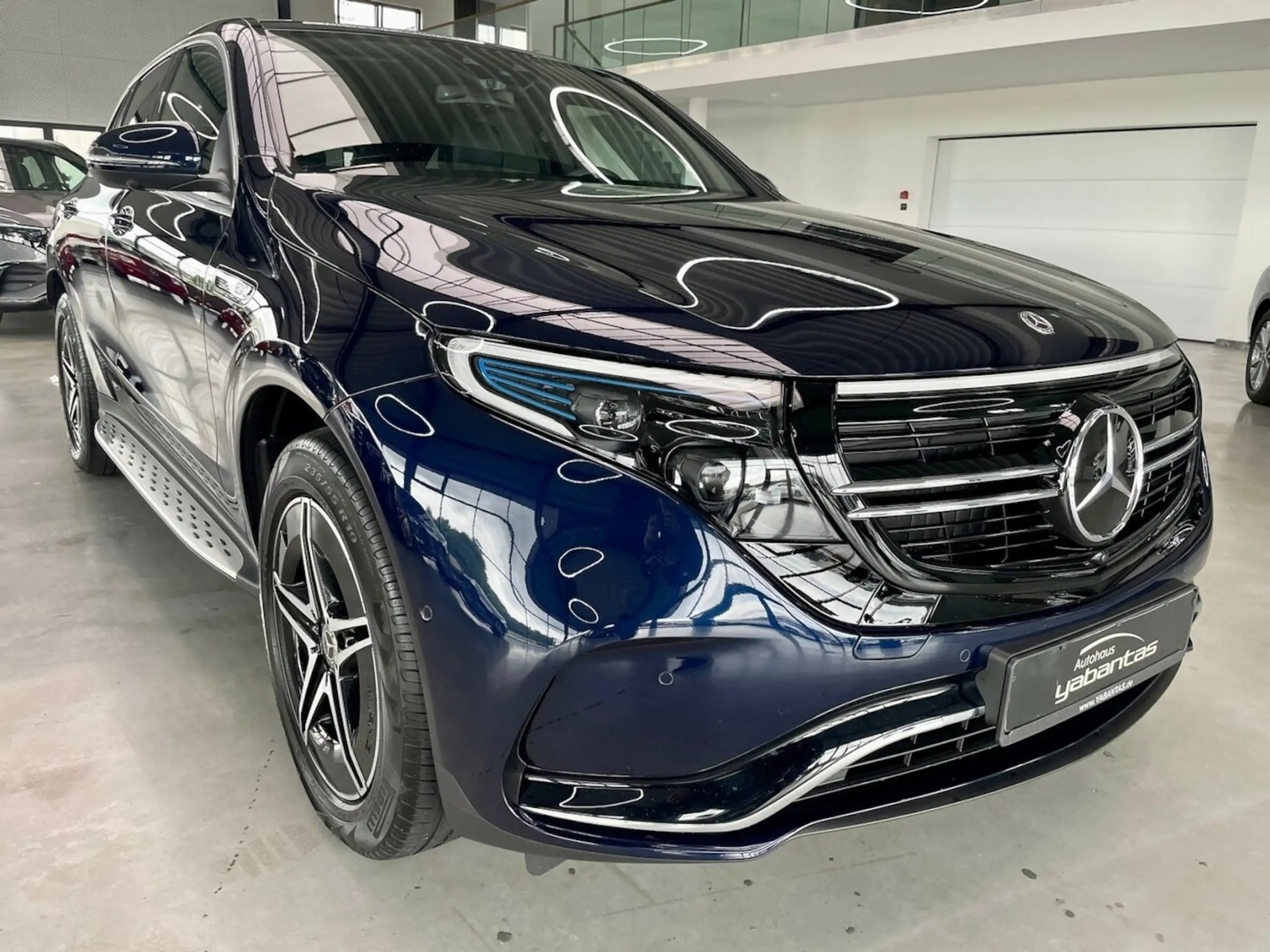 Mercedes-Benz - EQC 400