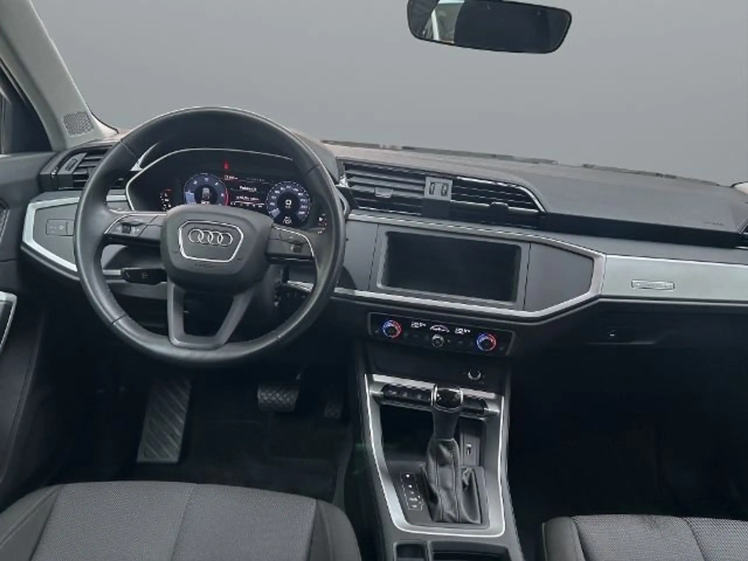 Audi - Q3