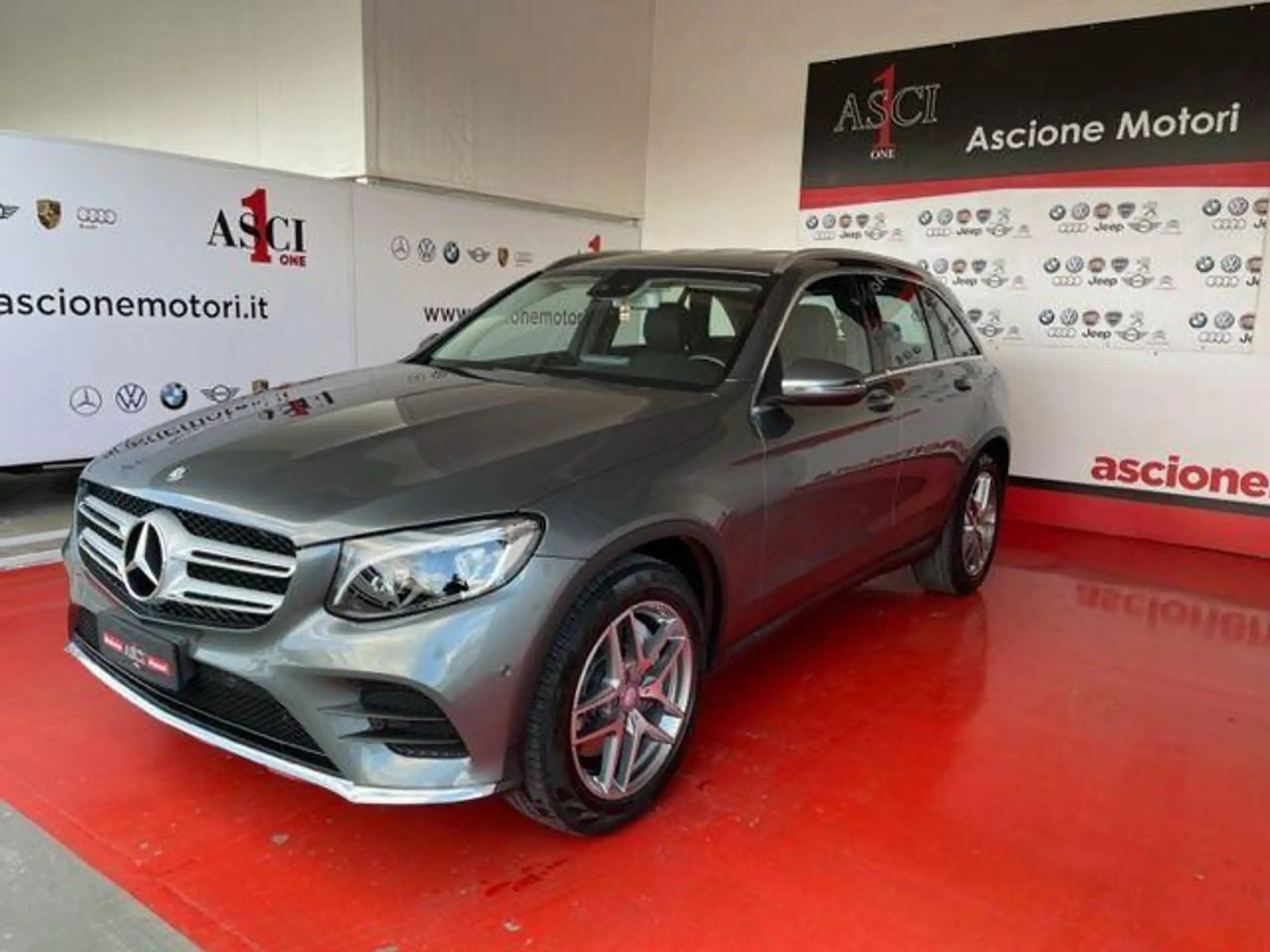 Mercedes-Benz - GLC 220