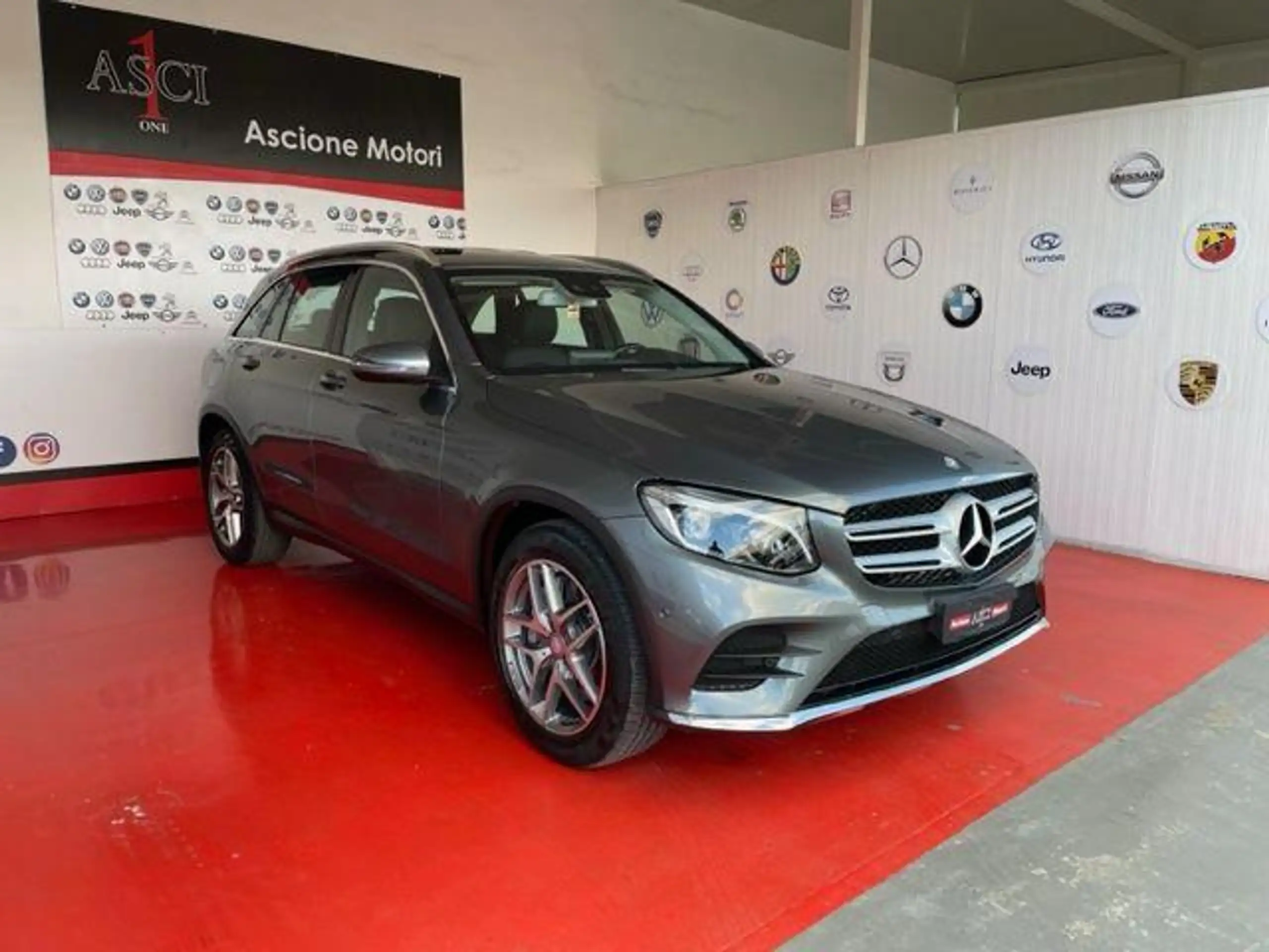 Mercedes-Benz - GLC 220