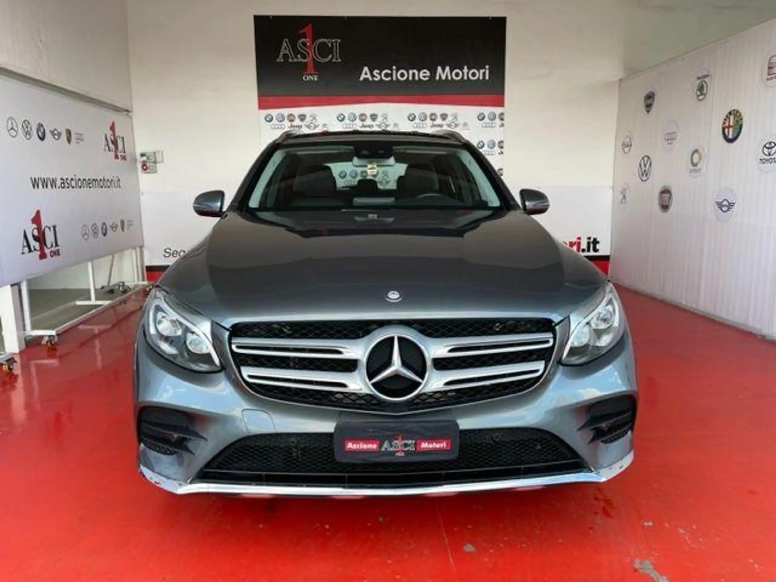 Mercedes-Benz - GLC 220