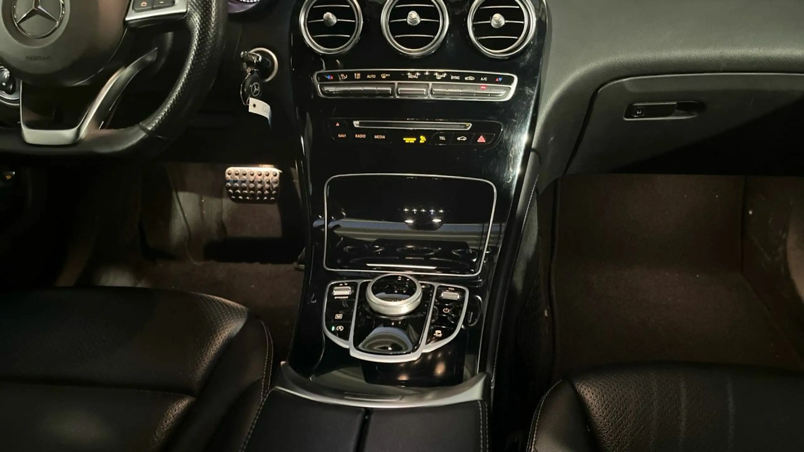 Mercedes-Benz - GLC 250