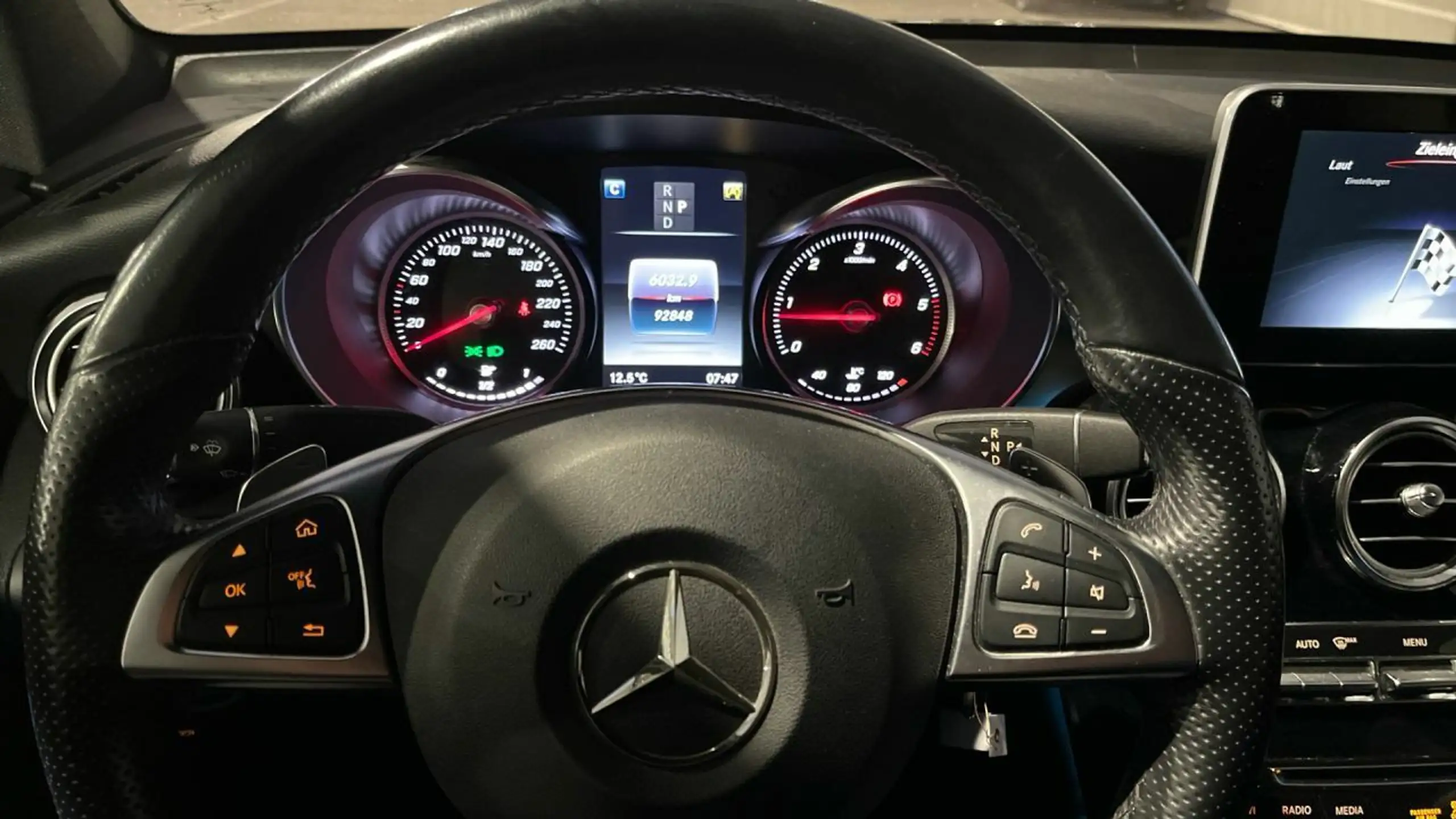 Mercedes-Benz - GLC 250