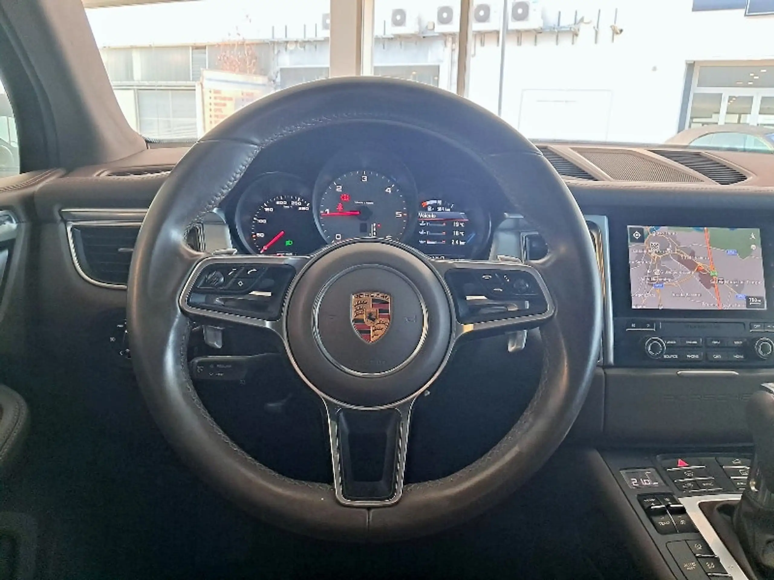 Porsche - Macan