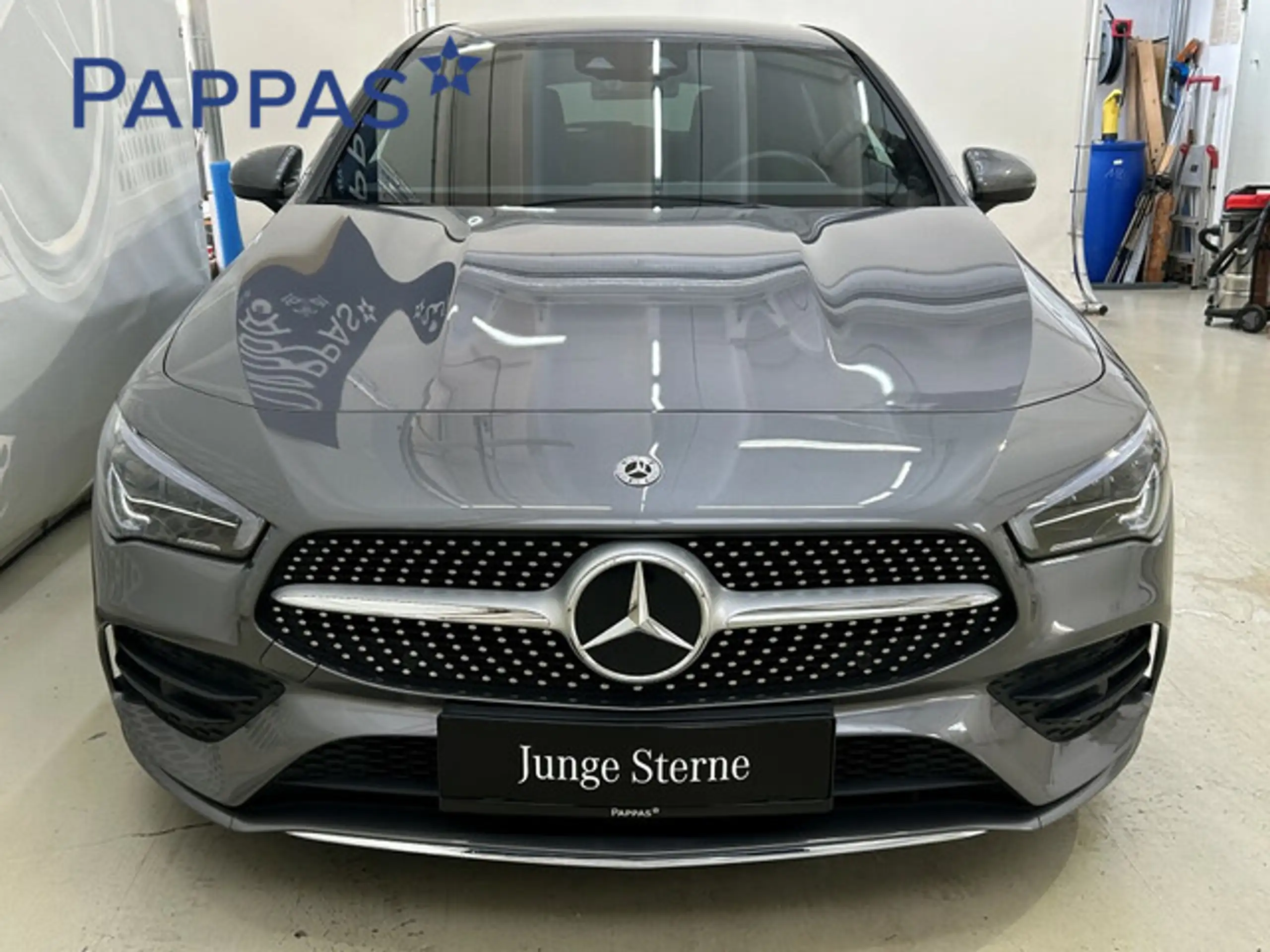 Mercedes-Benz - CLA 200