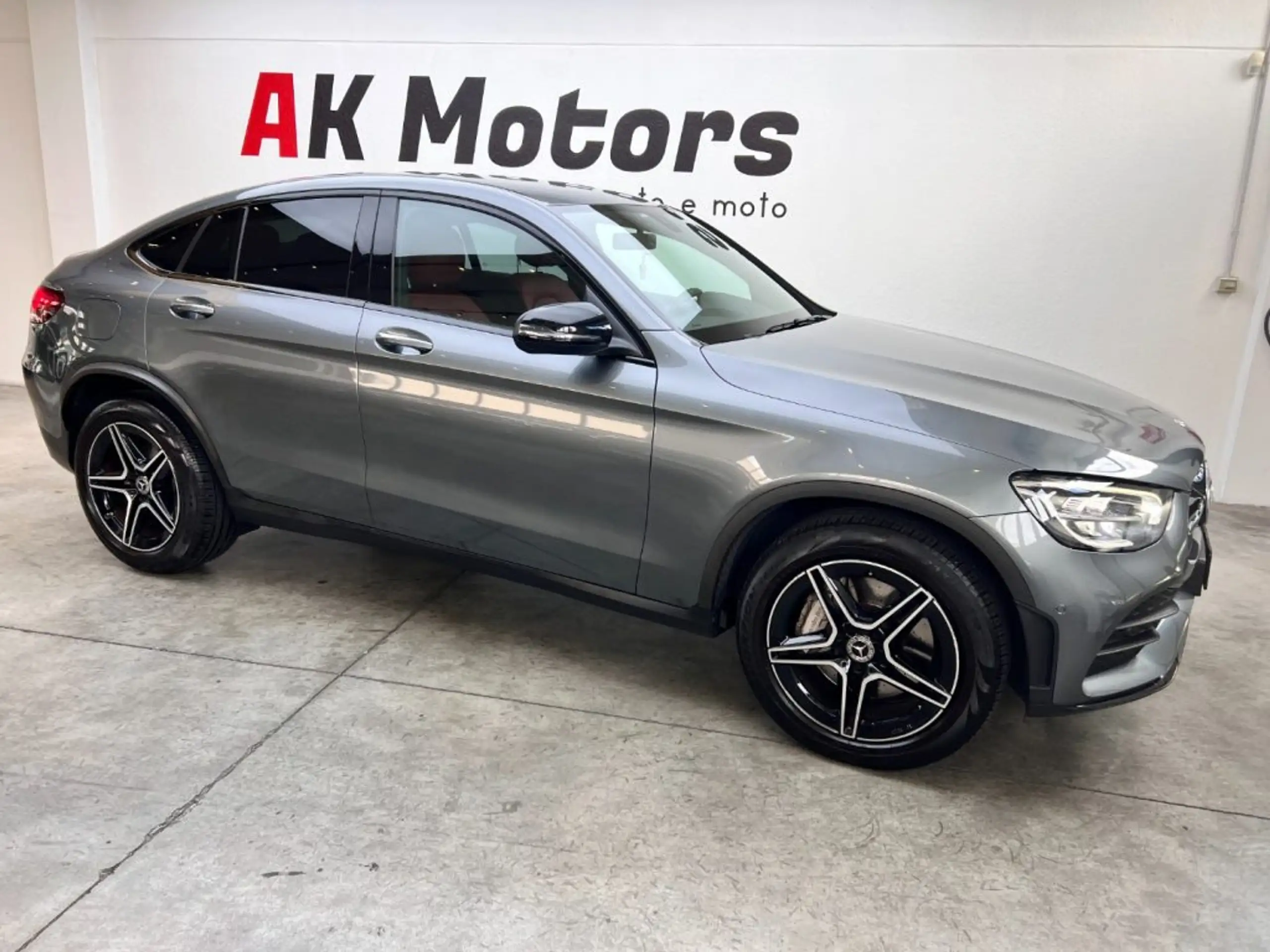 Mercedes-Benz - GLC 220