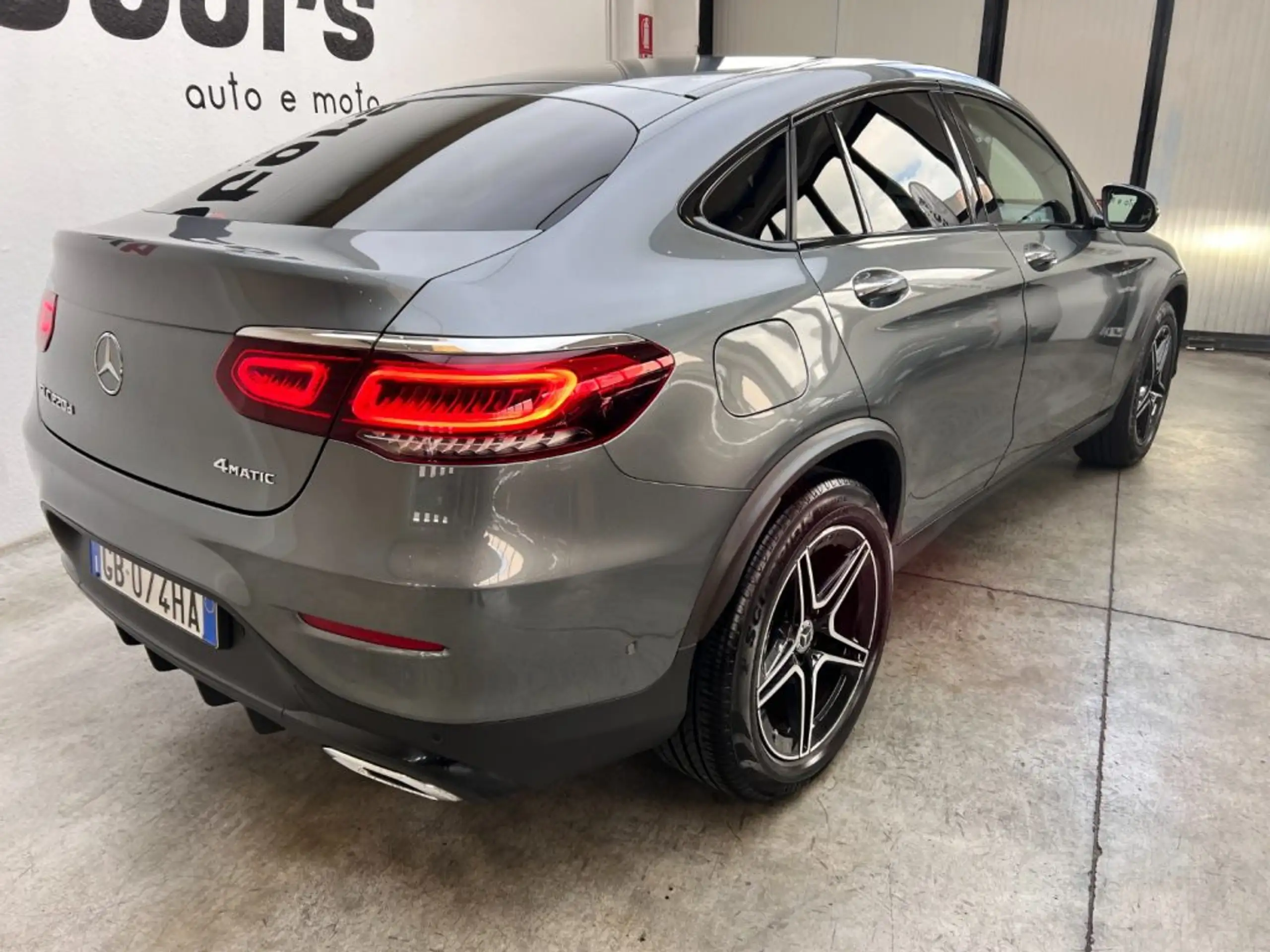 Mercedes-Benz - GLC 220