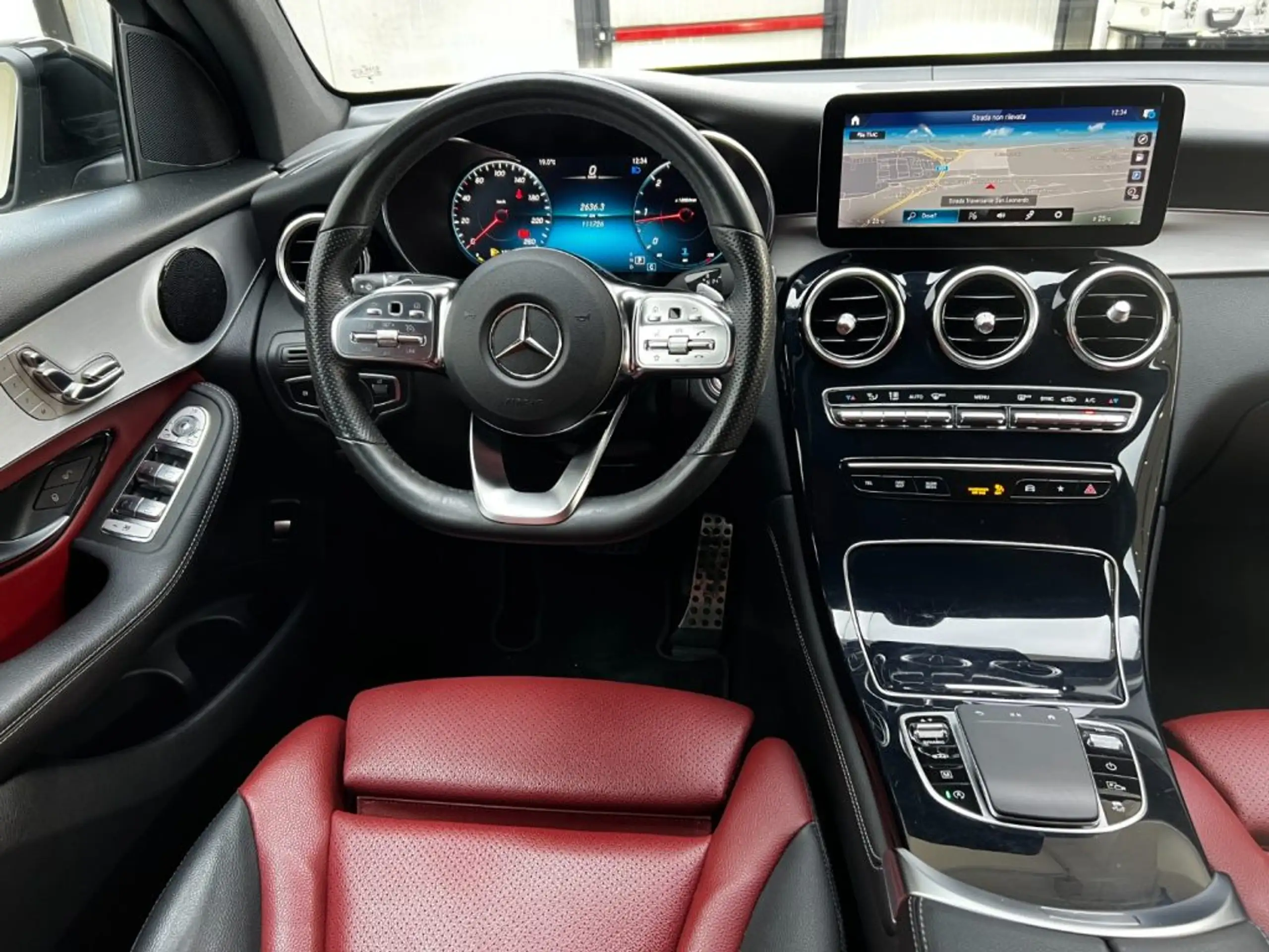 Mercedes-Benz - GLC 220