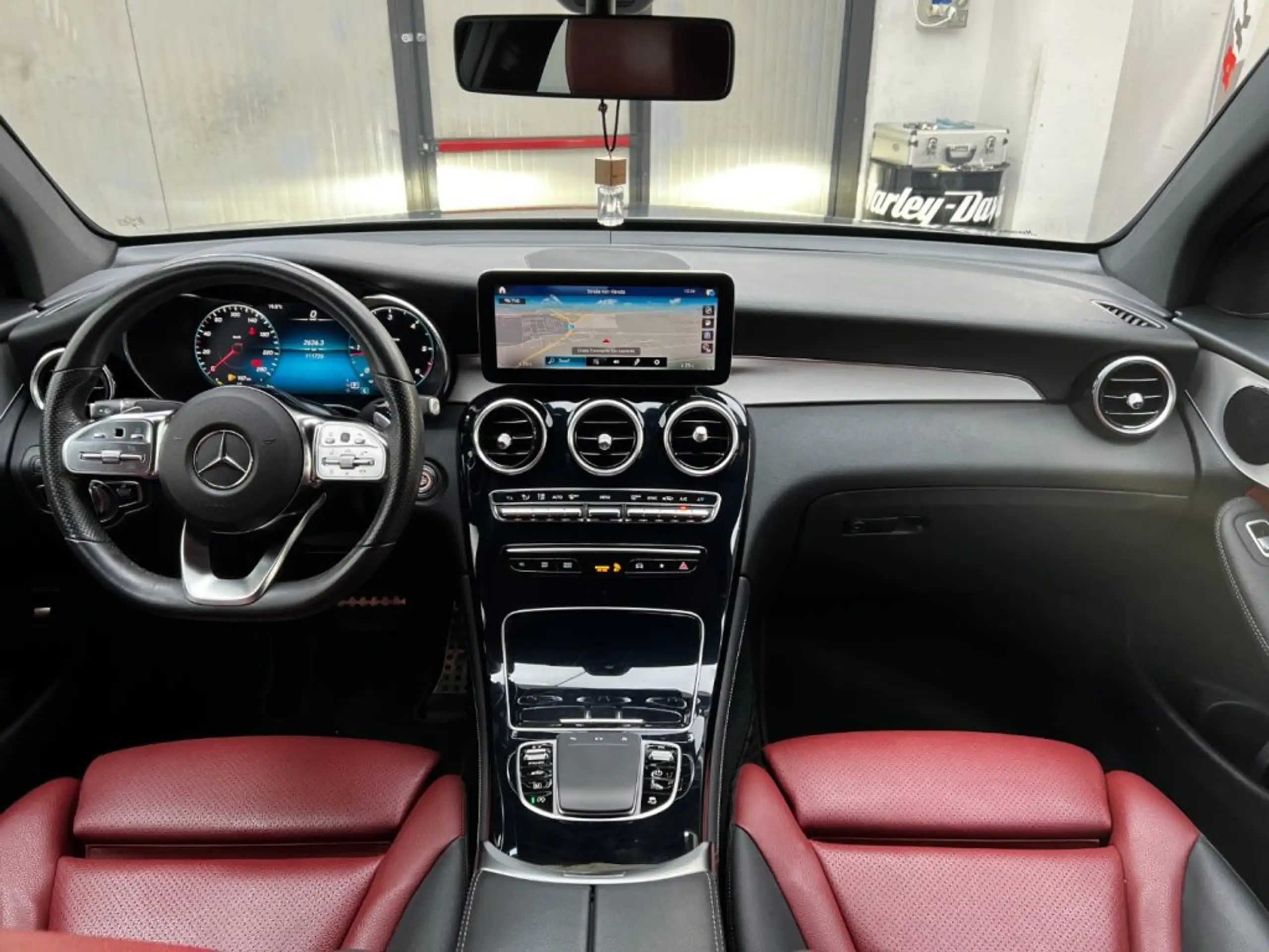 Mercedes-Benz - GLC 220