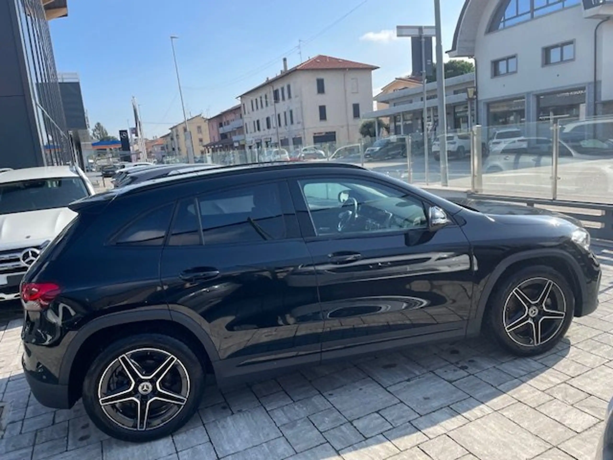 Mercedes-Benz - GLA 200