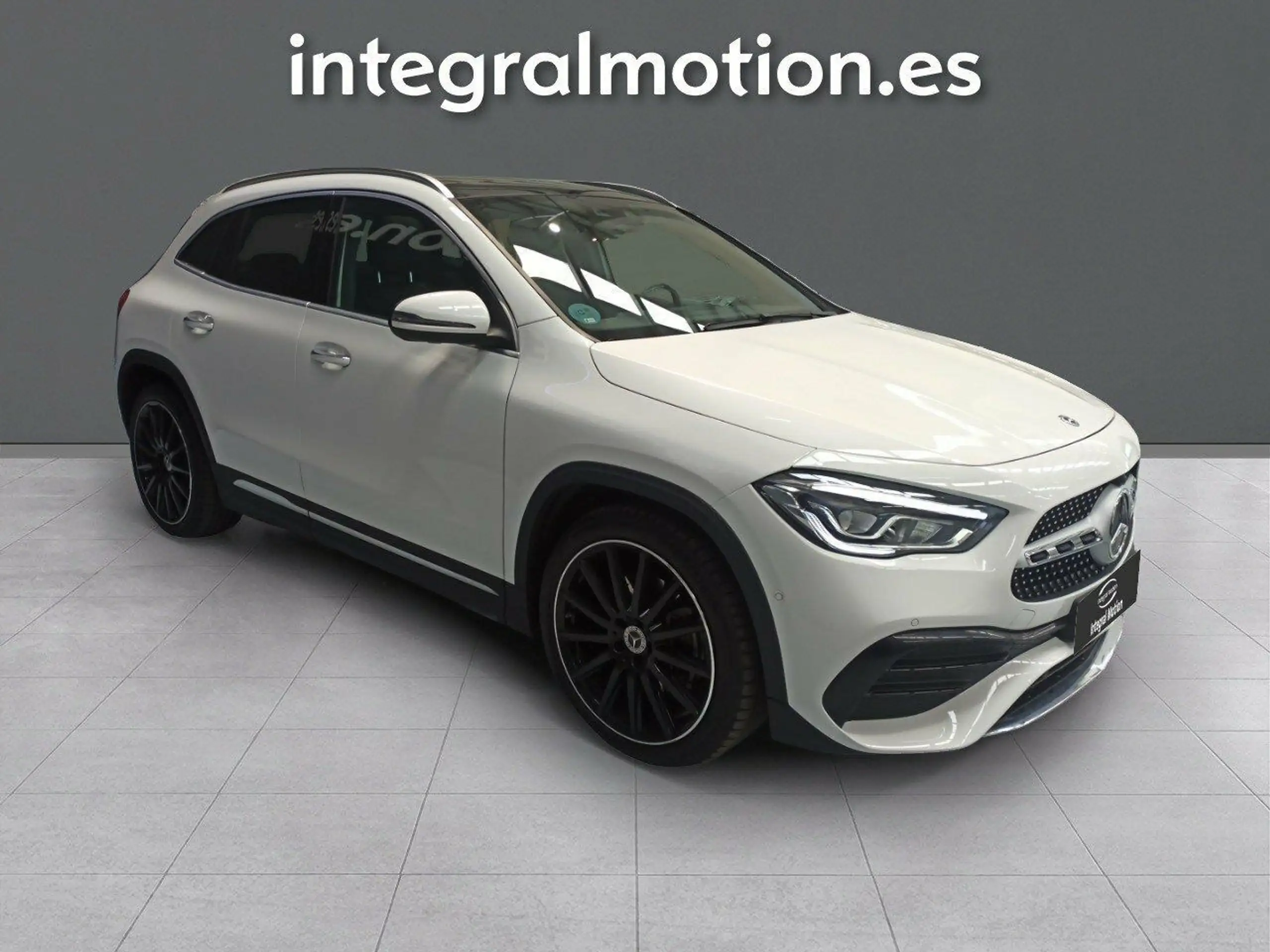 Mercedes-Benz - GLA 200