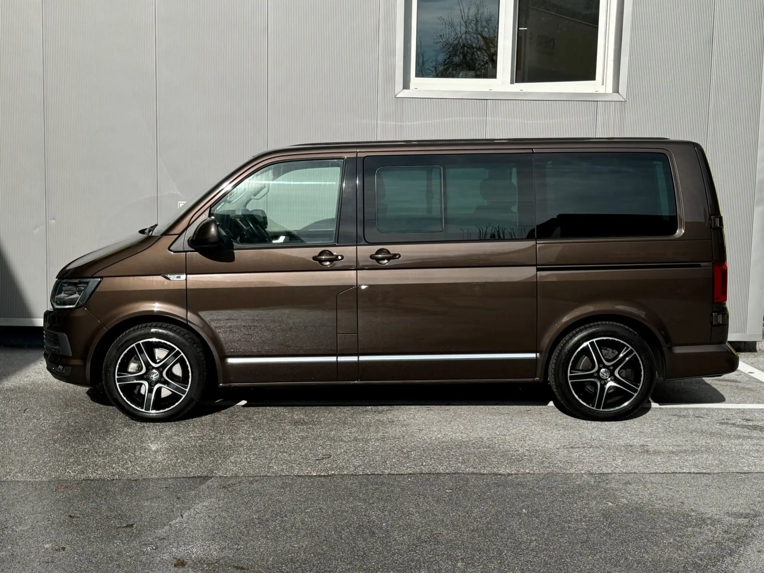 Volkswagen - T6 Caravelle