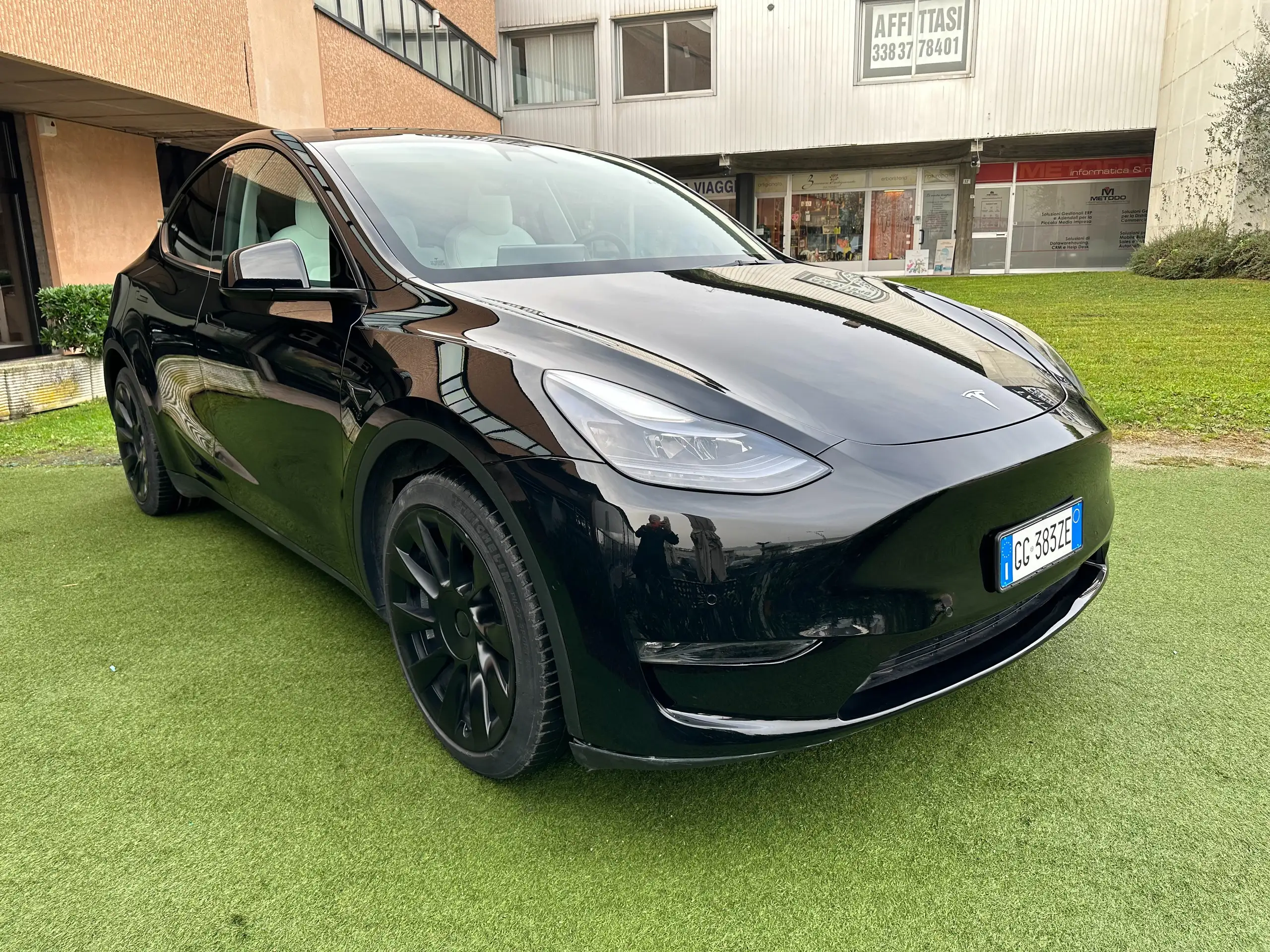 Tesla - Model Y