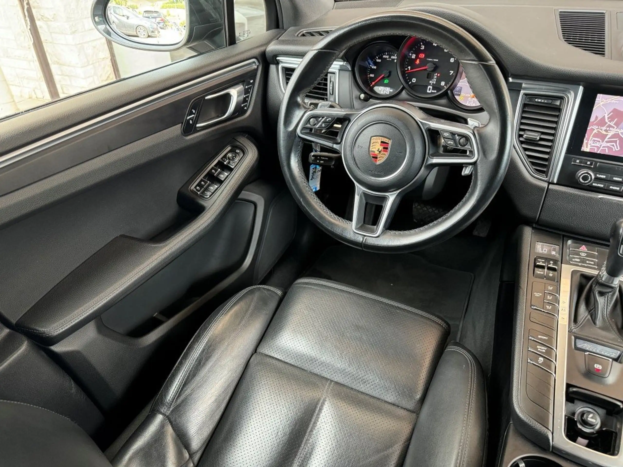 Porsche - Macan