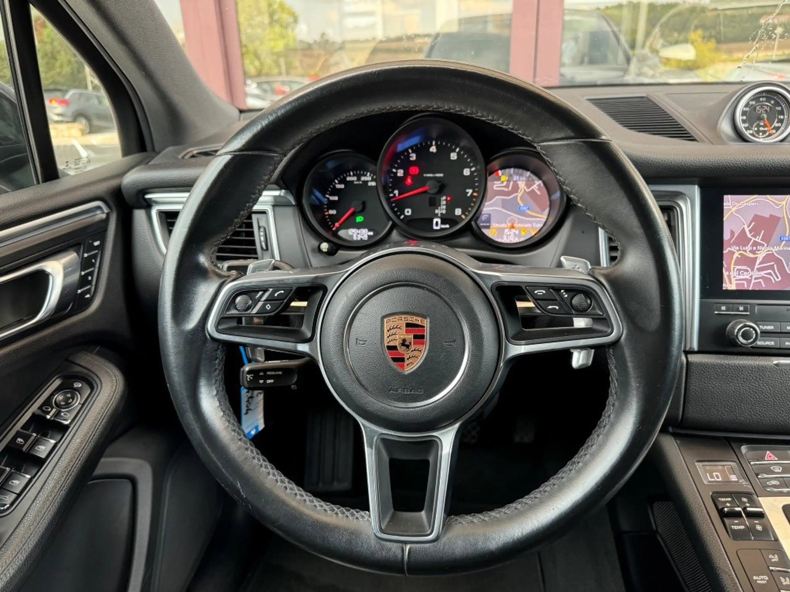 Porsche - Macan