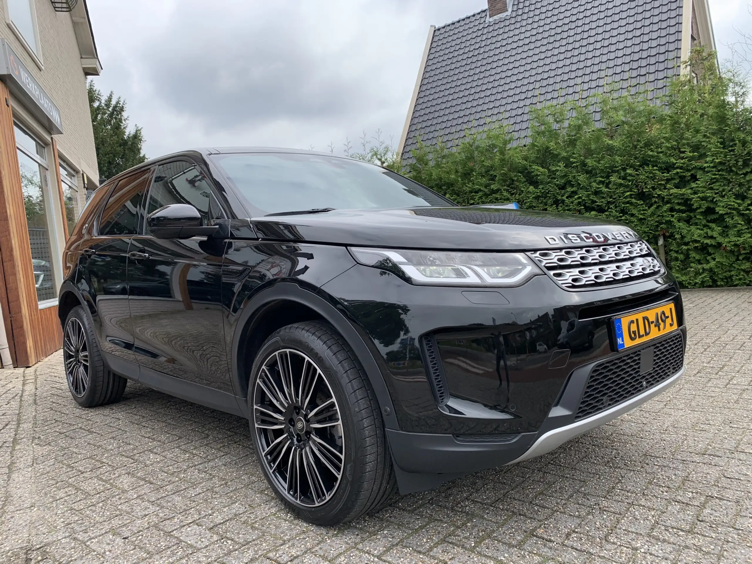 Land Rover - Discovery Sport