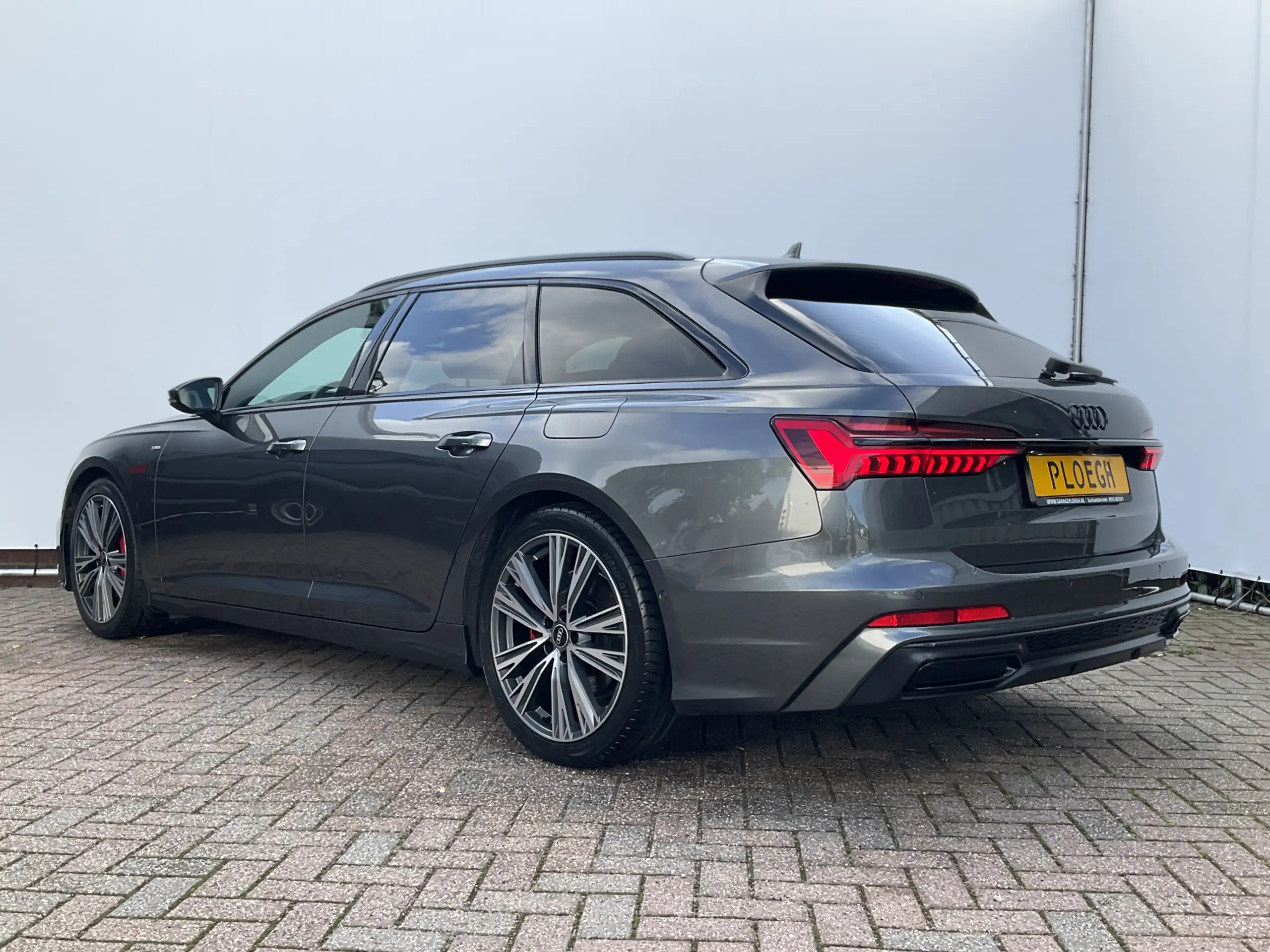 Audi - A6