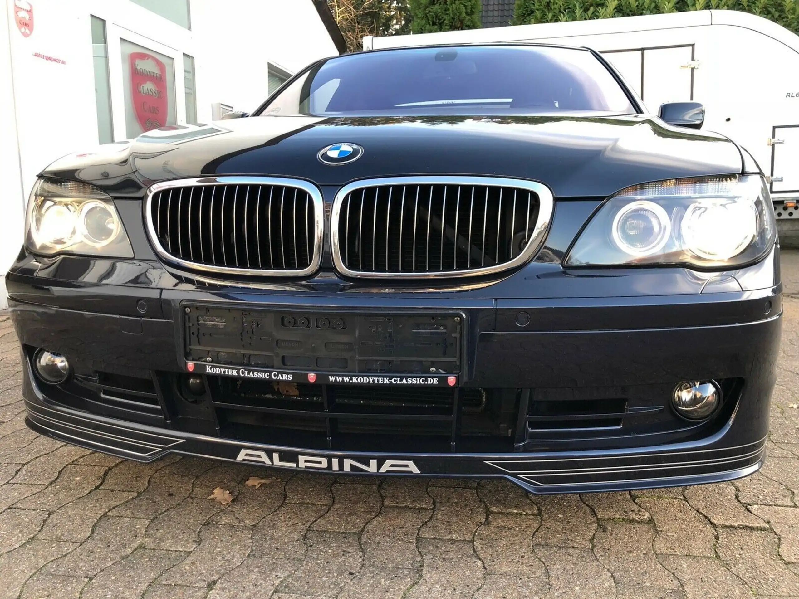 BMW - 750