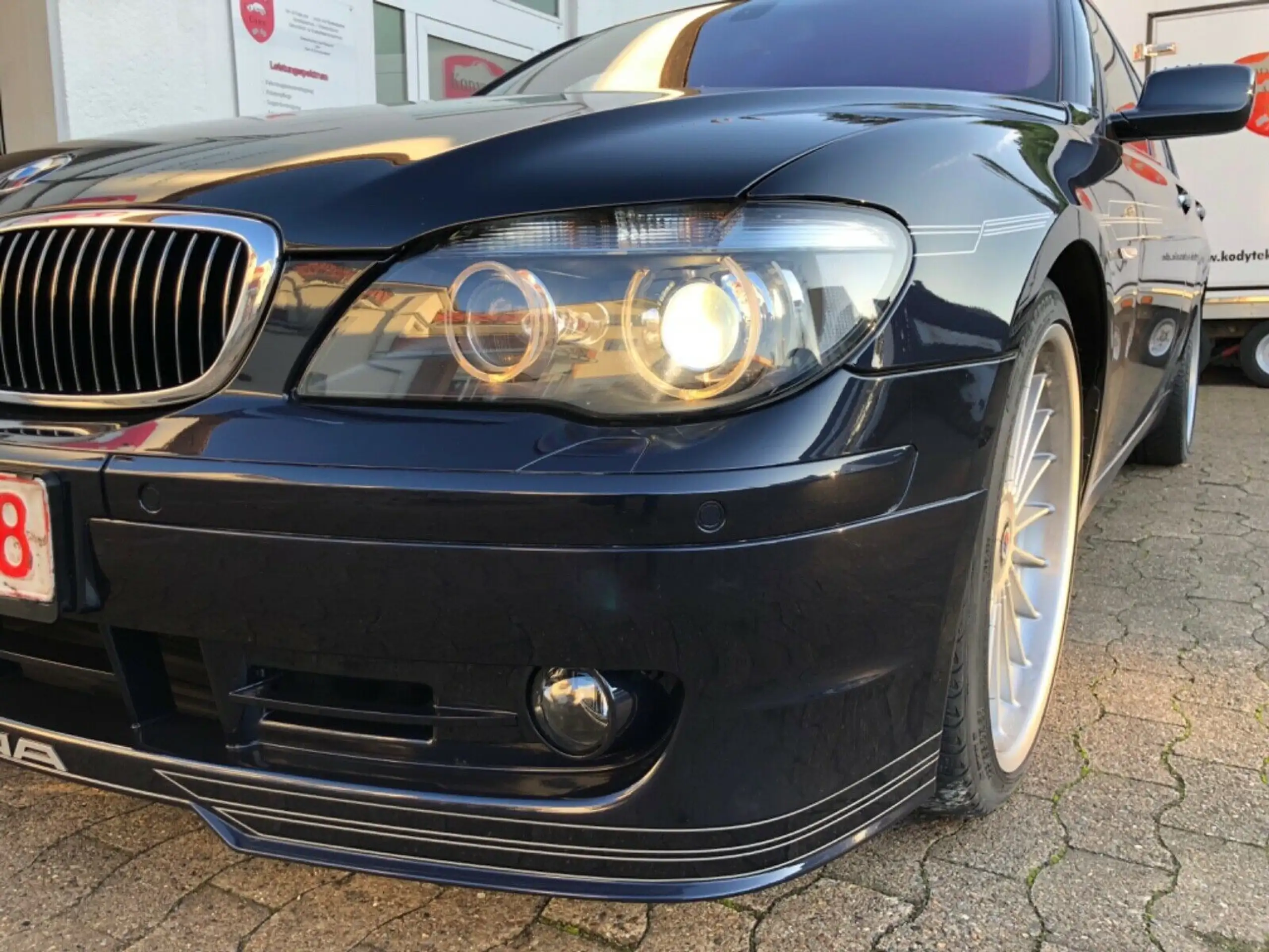 BMW - 750