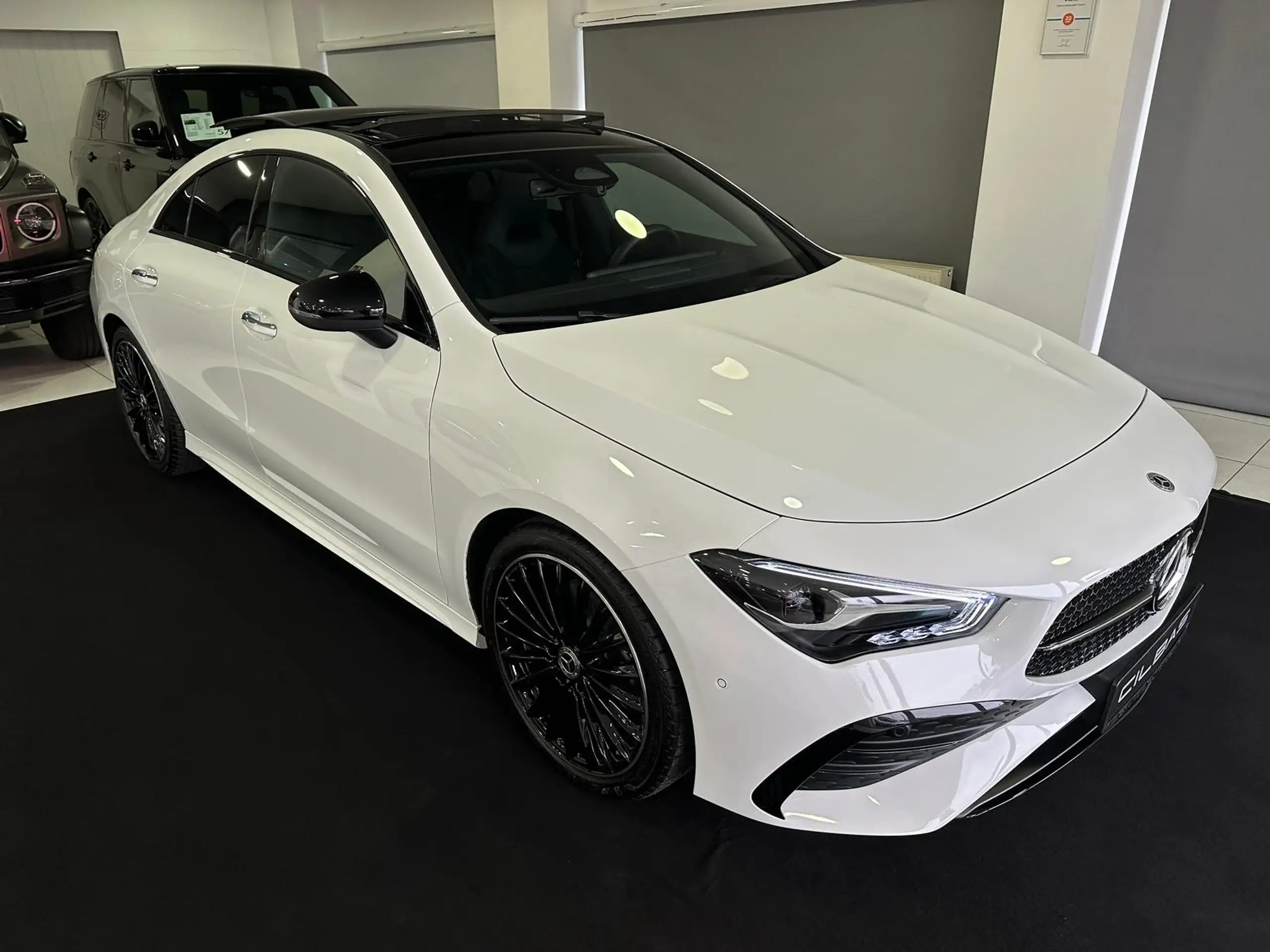 Mercedes-Benz - CLA 200