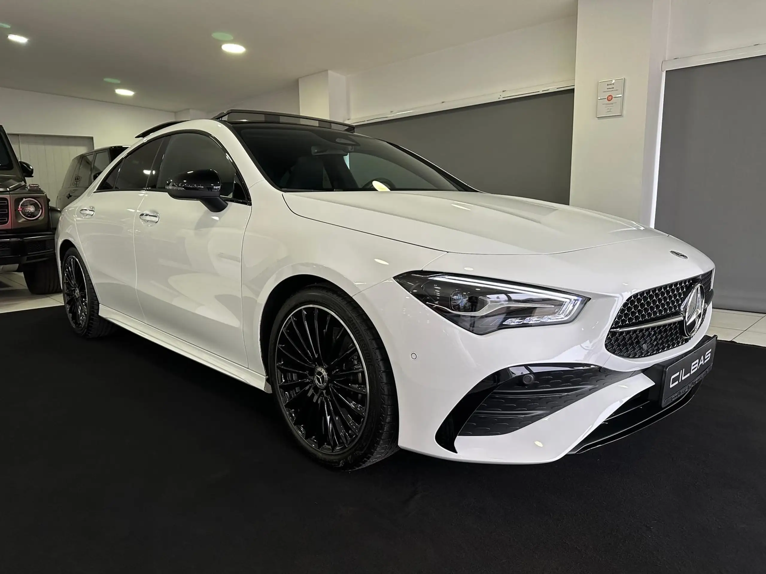 Mercedes-Benz - CLA 200